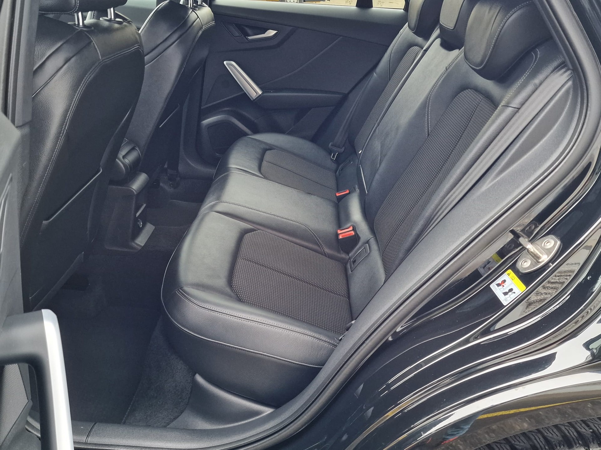 AUDI Q2 35 TDI quattro Sport S-tronic S Line-image-11