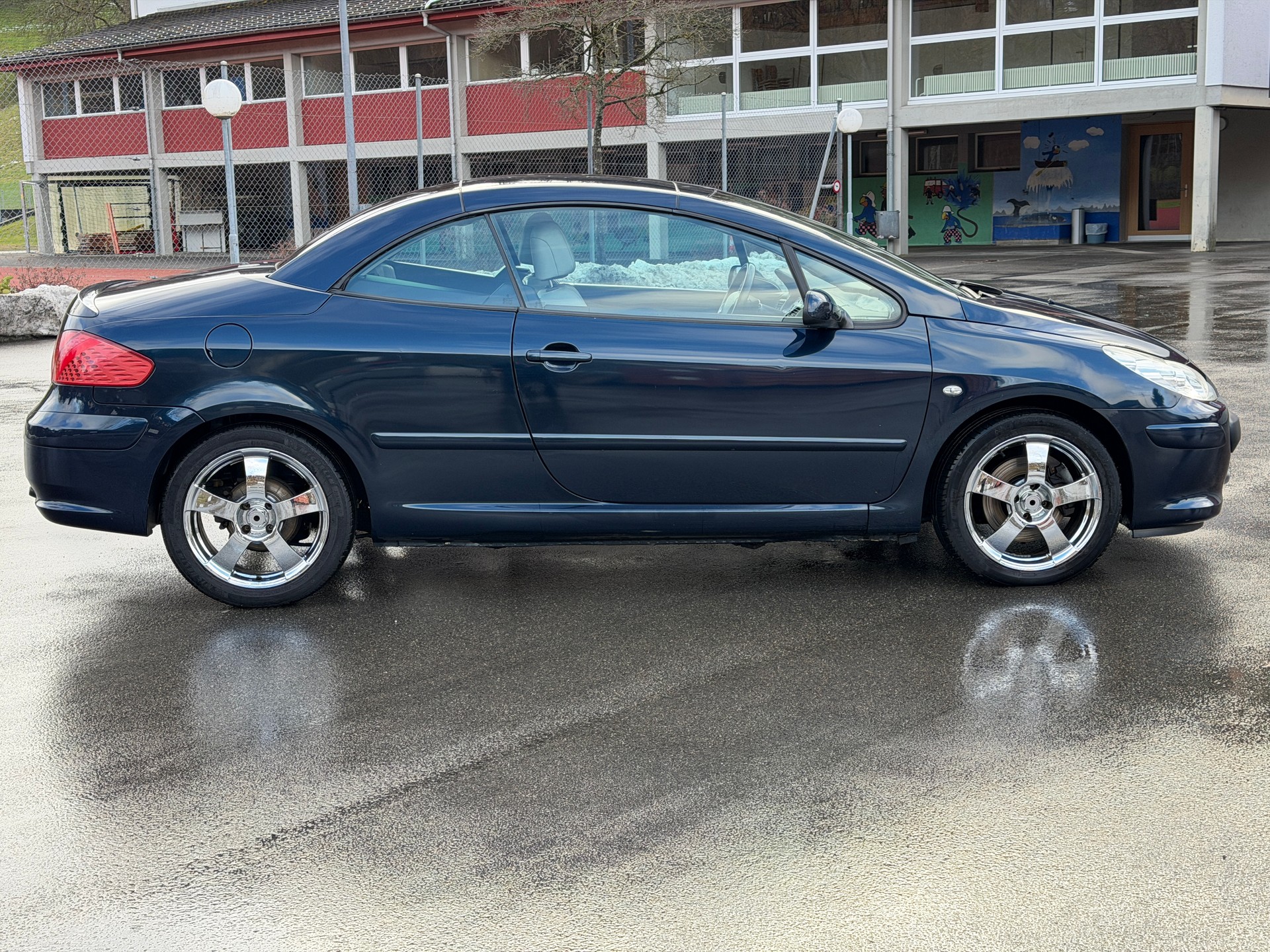PEUGEOT 307 CC 2.0 HDI Platinum Edition-image-2
