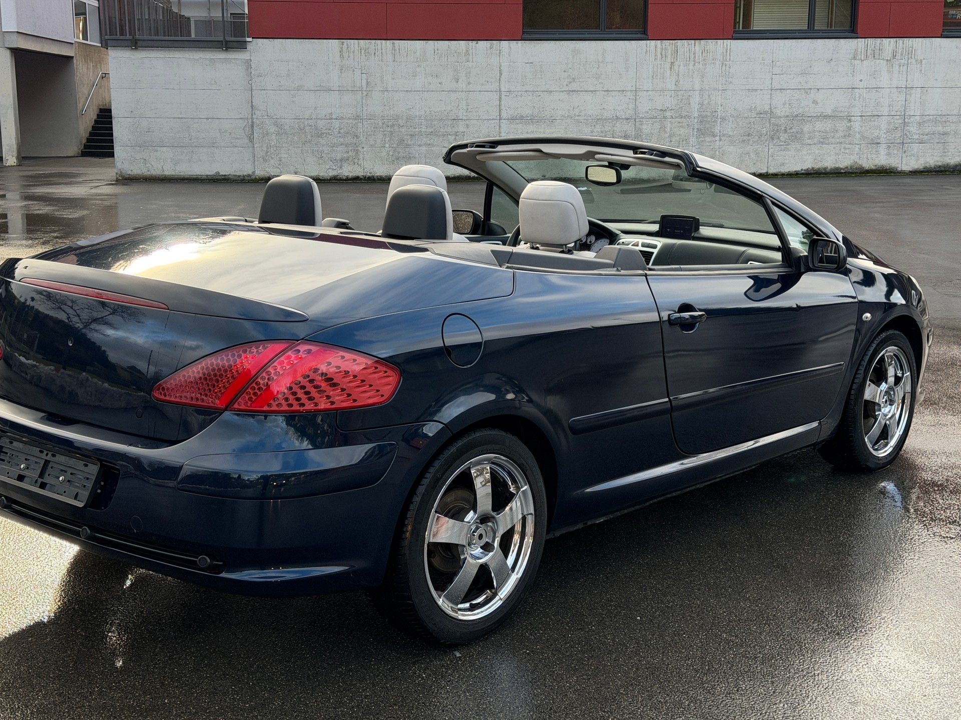 PEUGEOT 307 CC 2.0 HDI Platinum Edition-image-7