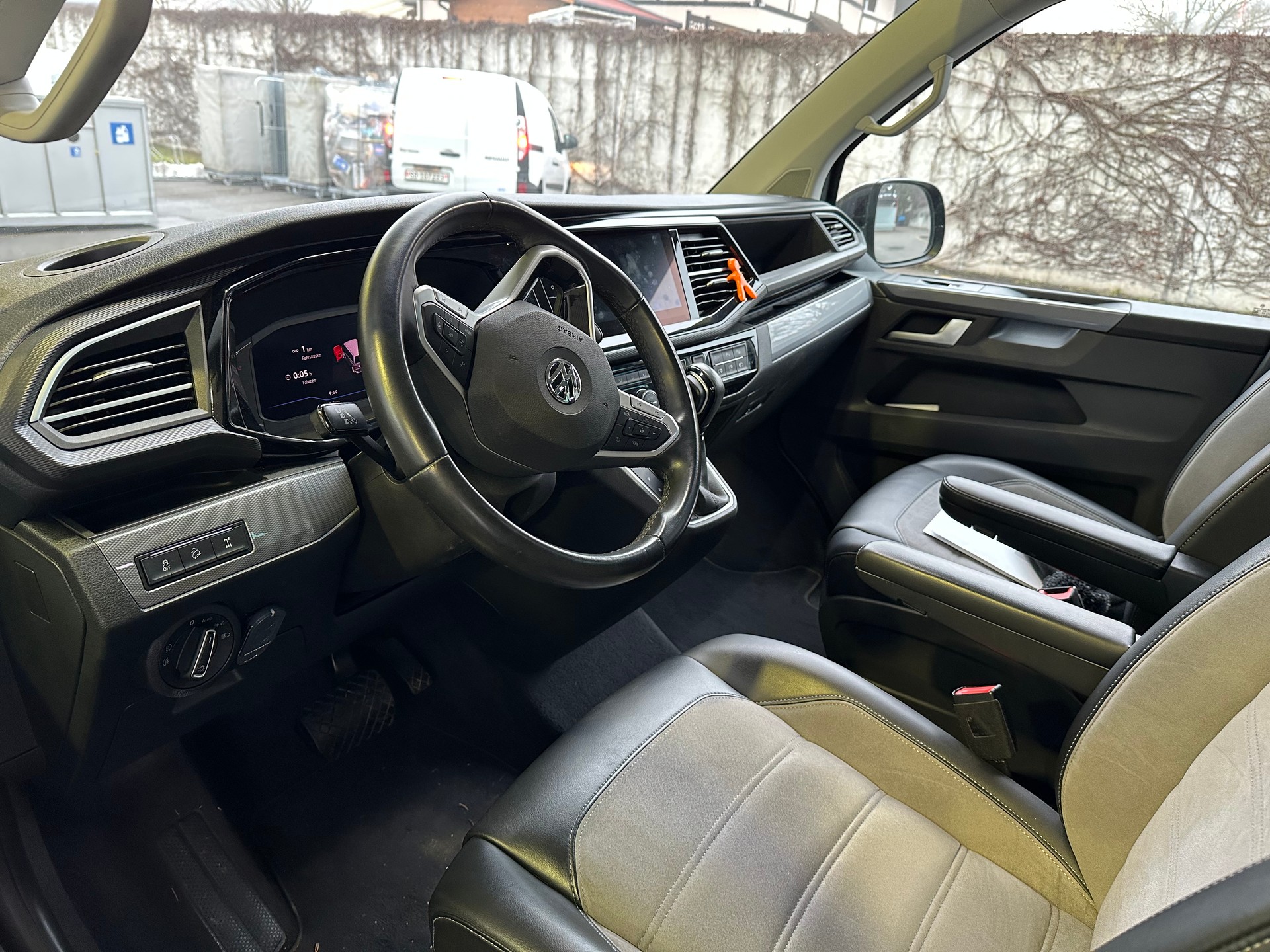 VW T6.1 Multivan 2.0 Bi-TDI Highline 4Motion DSG-image-3