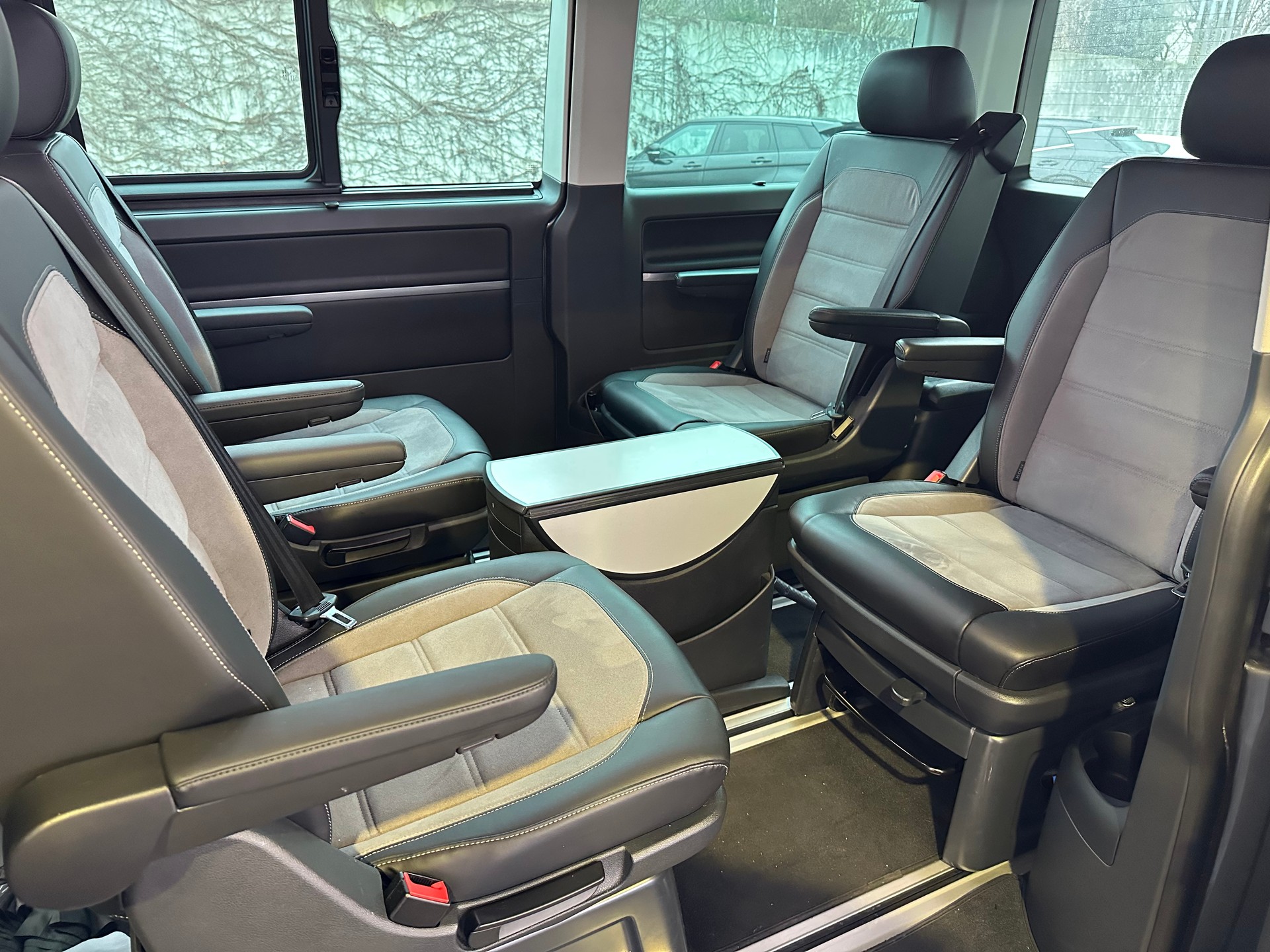 VW T6.1 Multivan 2.0 Bi-TDI Highline 4Motion DSG-image-4