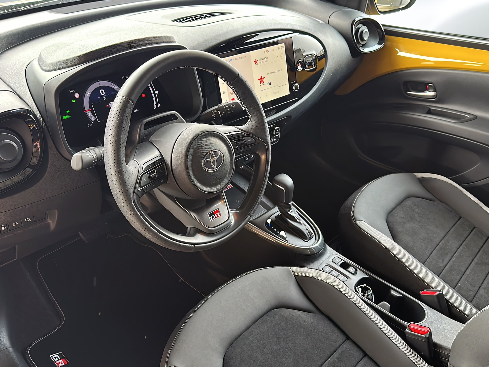 TOYOTA Aygo X 1.5 GR Sport e-CVT-image-4