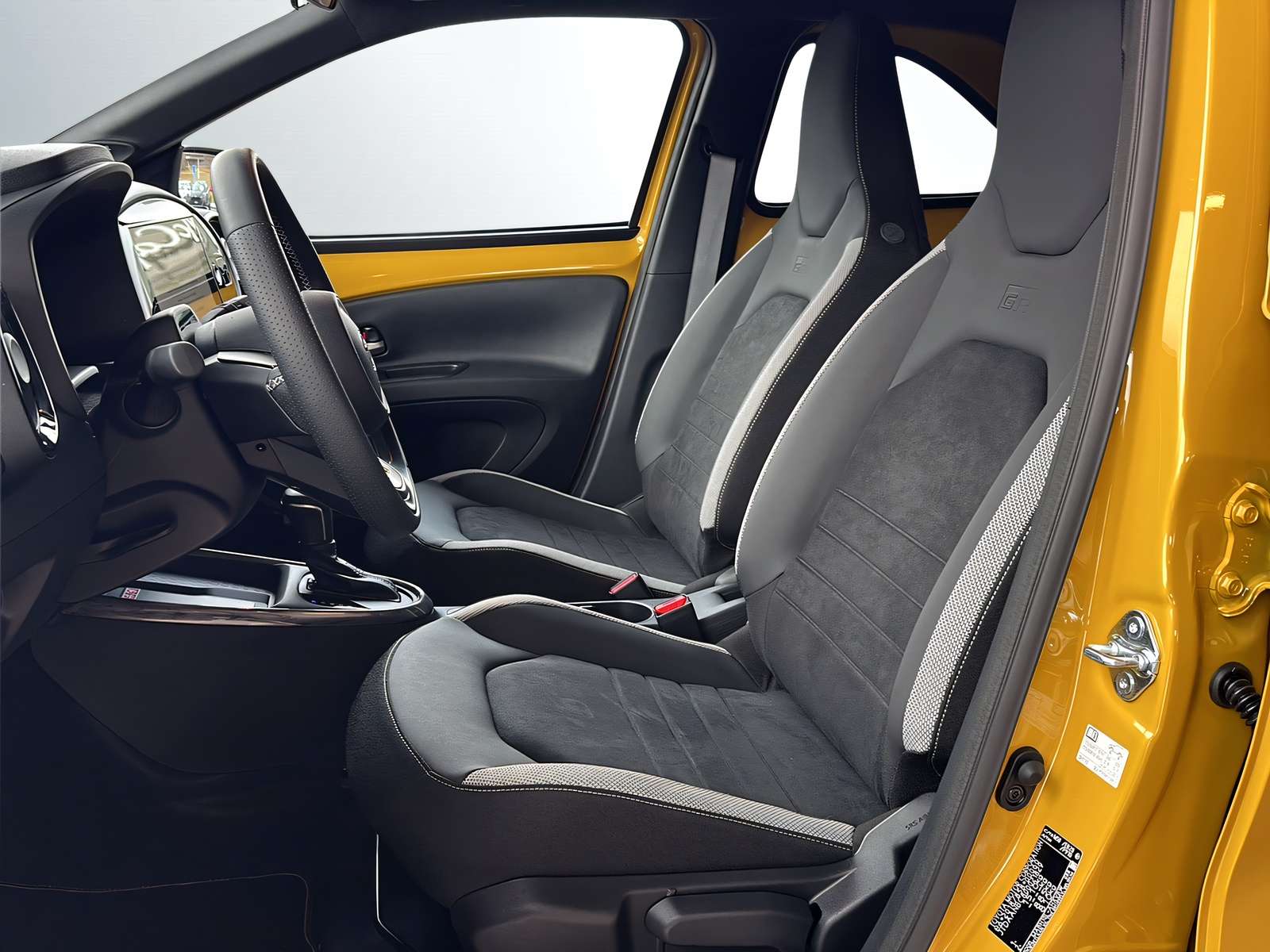 TOYOTA Aygo X 1.5 GR Sport e-CVT-image-3