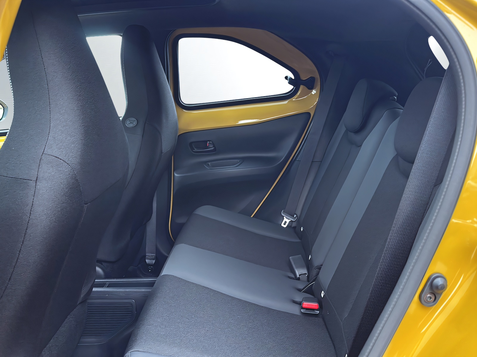 TOYOTA Aygo X 1.5 GR Sport e-CVT-image-7