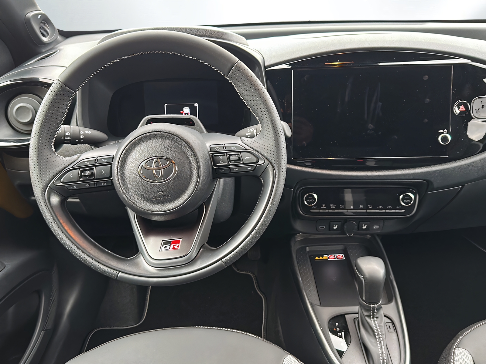 TOYOTA Aygo X 1.5 GR Sport e-CVT-image-5