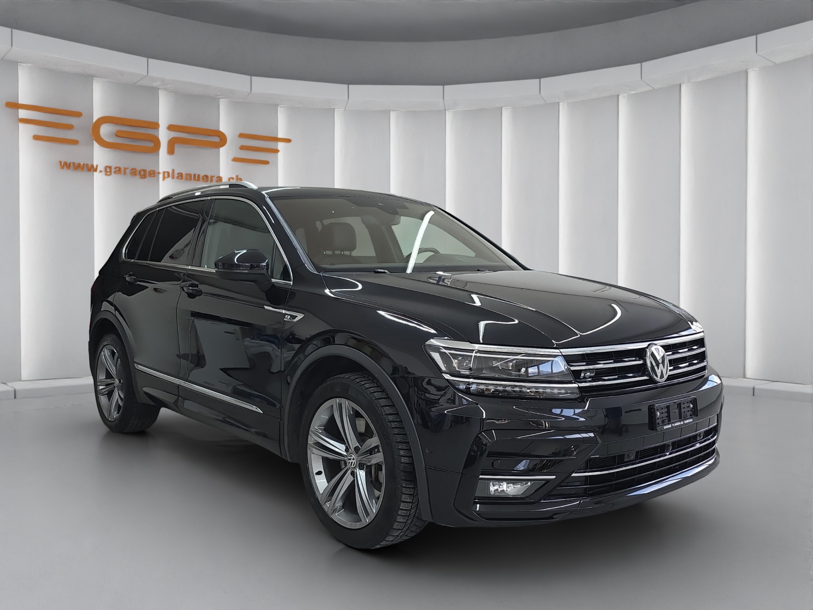 VW Tiguan 2.0 TSI Highline DSG-showroom-element-1