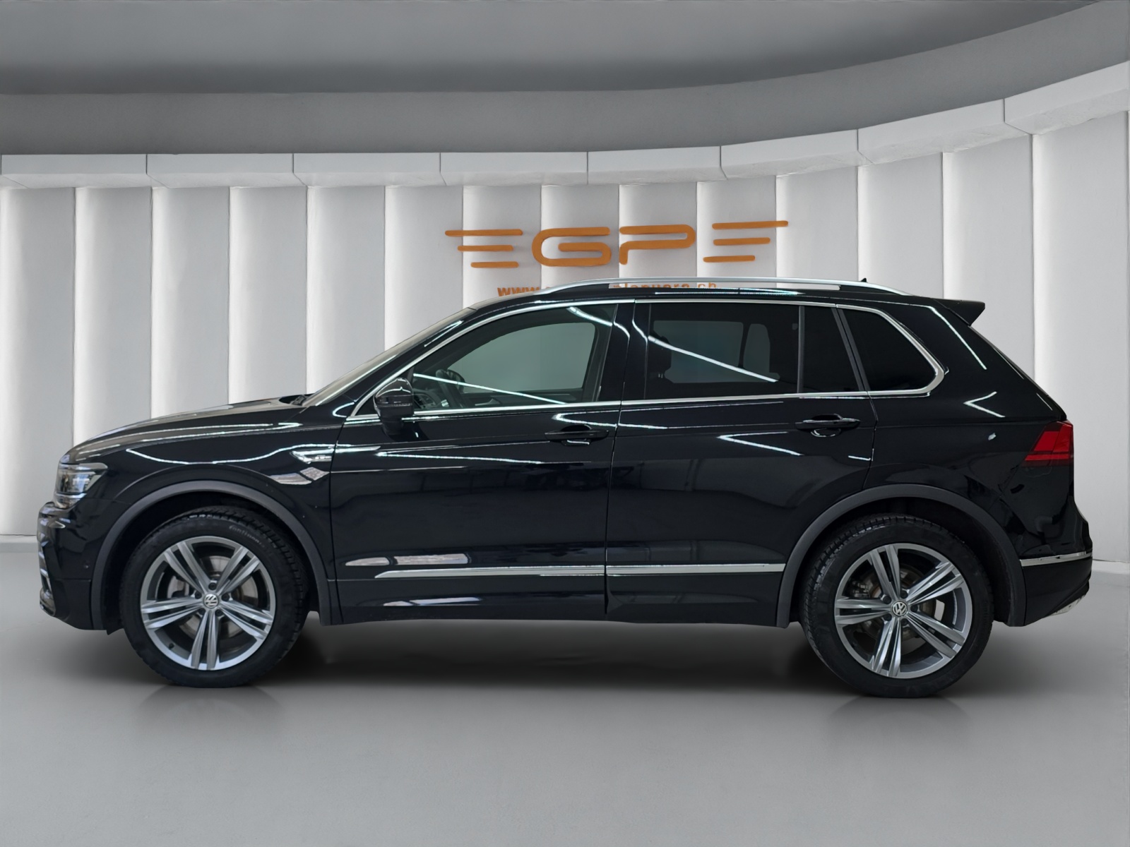 VW Tiguan 2.0 TSI Highline DSG-showroom-element-3