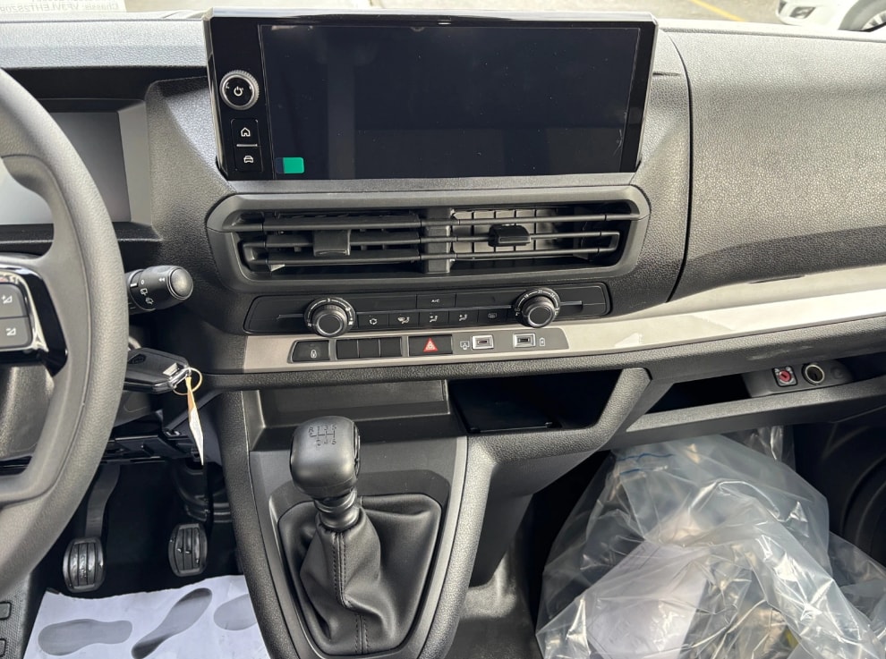 PEUGEOT Expert 2.0 BlueHDi 145 S&S Vertiefte Kabine Long-image-12