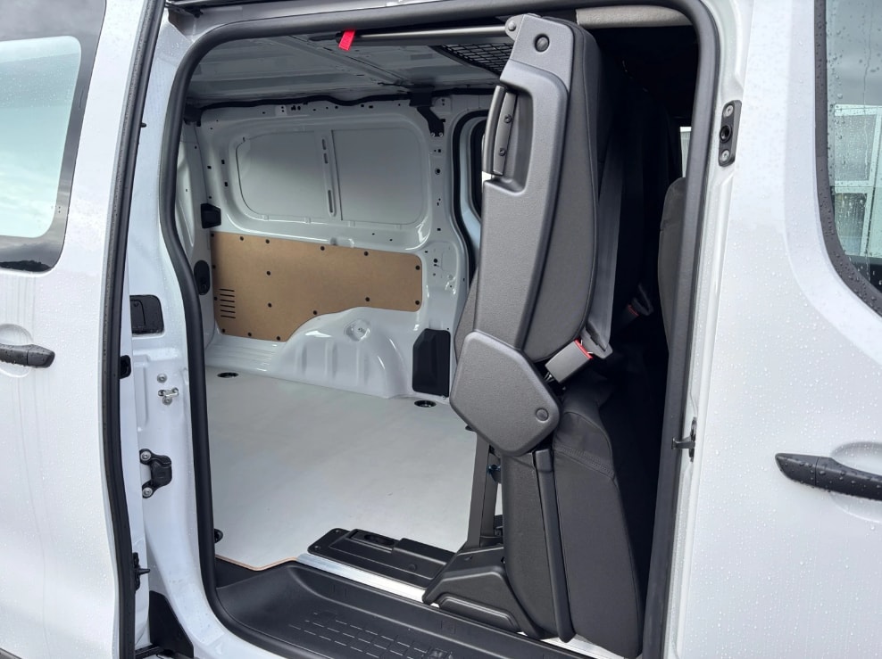 PEUGEOT Expert 2.0 BlueHDi 145 S&S Vertiefte Kabine Long-image-7