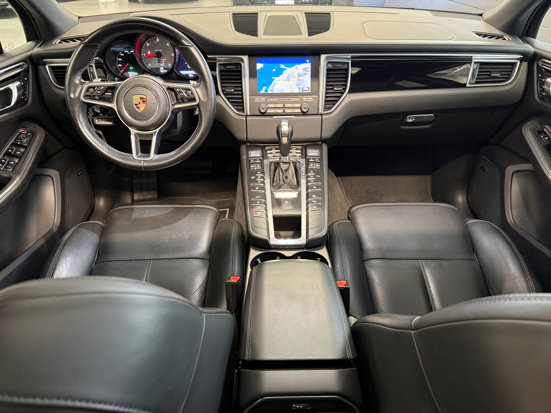PORSCHE Macan S Diesel PDK-image-17