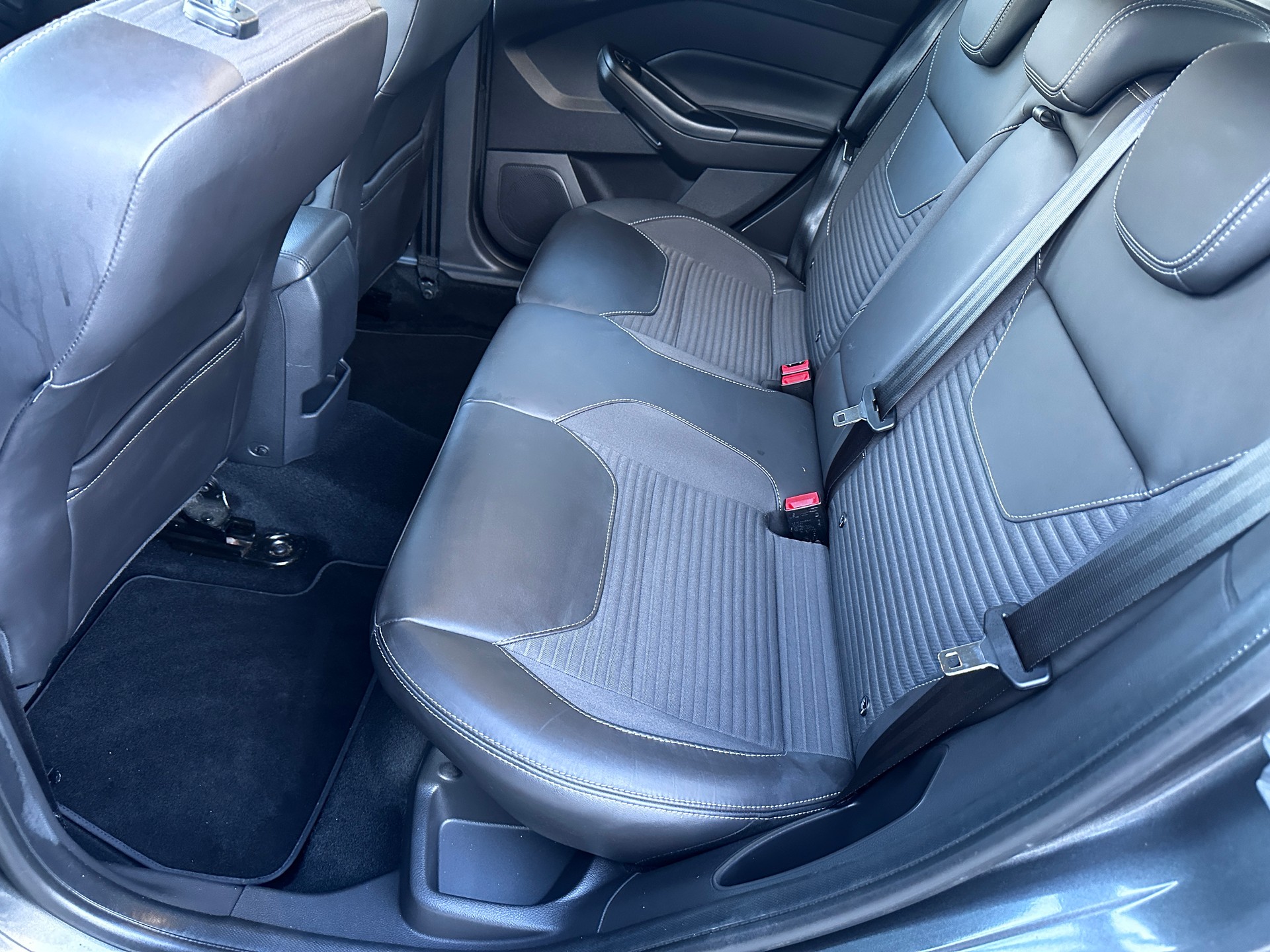 FORD Focus 1.5 SCTi Titanium X-image-9