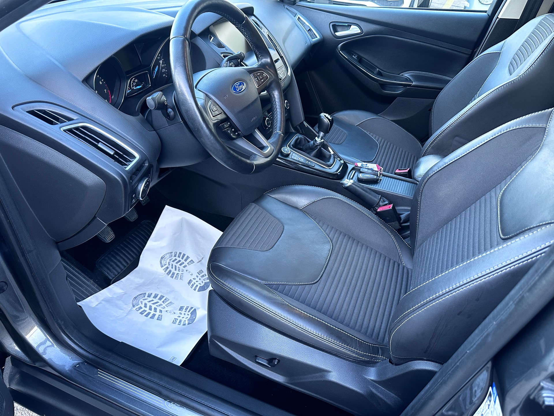 FORD Focus 1.5 SCTi Titanium X-image-7