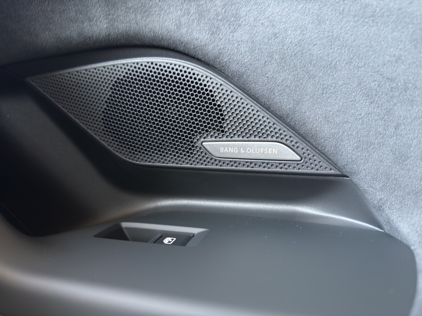 AUDI A6 Avant e-tron quattro-image-14