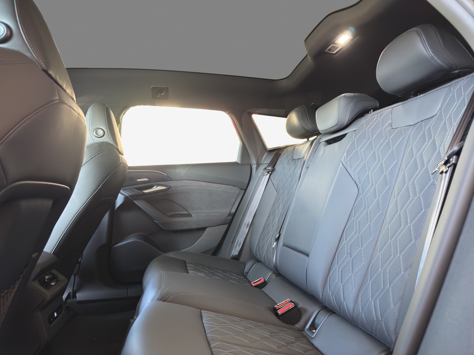AUDI A6 Avant e-tron quattro-image-13