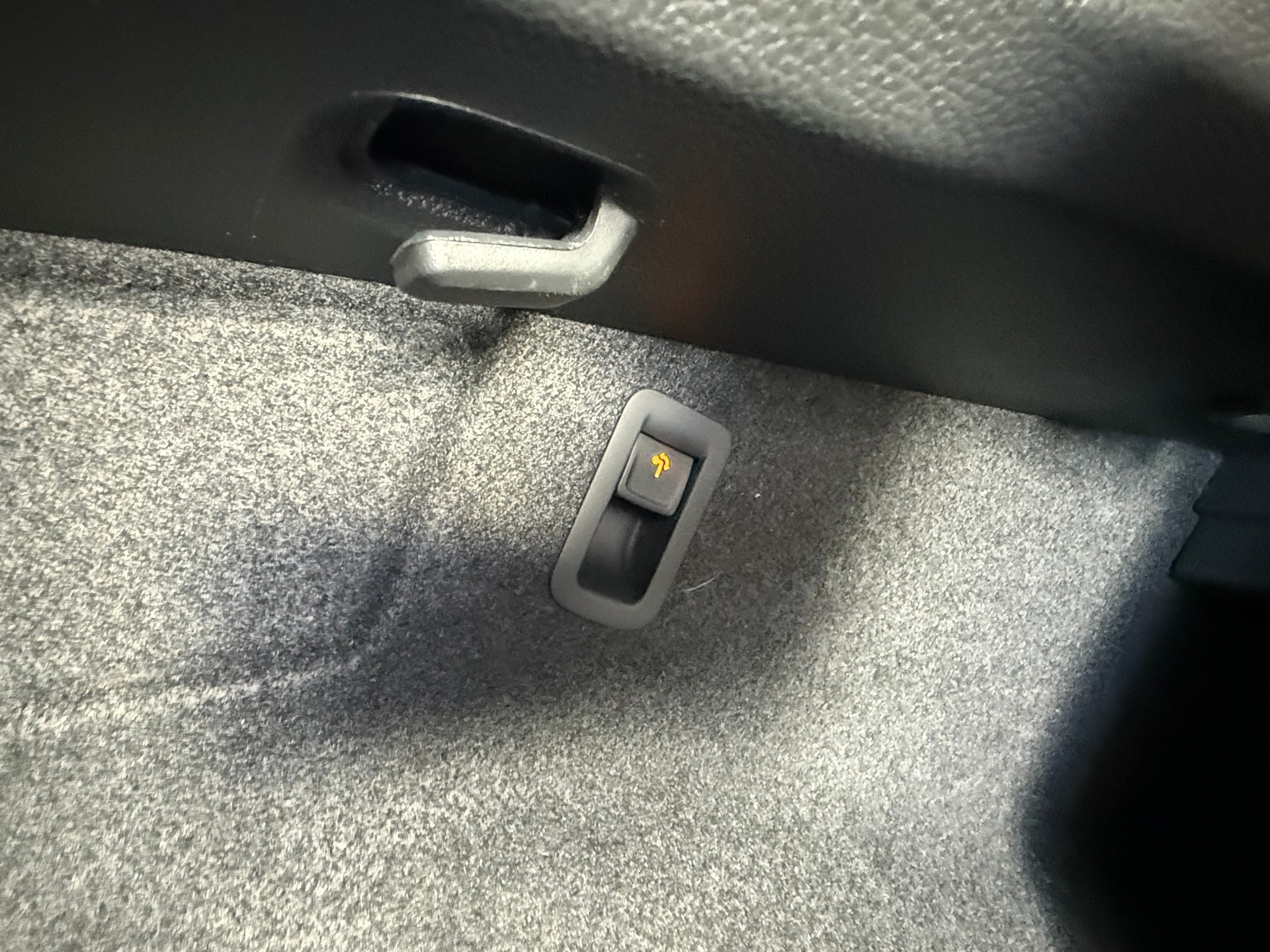 CUPRA Ateca 2.0TSI VZ 4Drive DSG / VENDUE VERKAUFT-image-9