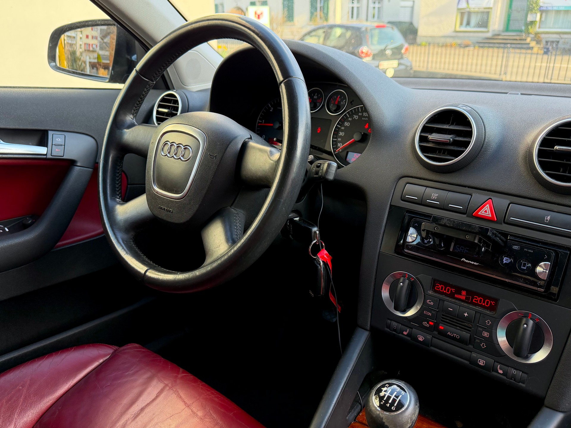 AUDI A3 Sportback 2.0 TDI Ambition quattro-image-13