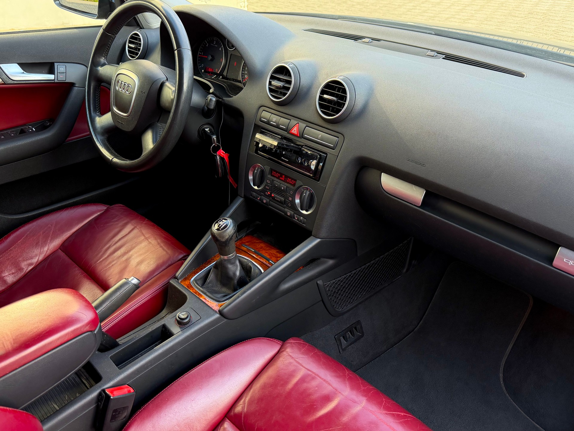 AUDI A3 Sportback 2.0 TDI Ambition quattro-image-12