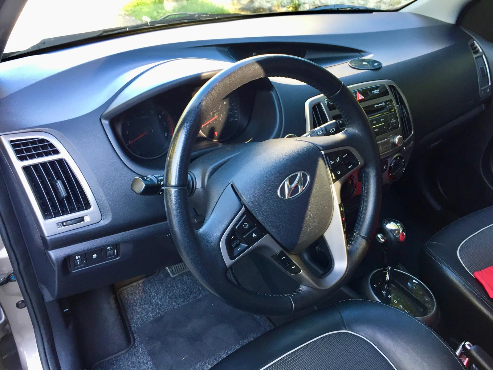 HYUNDAI i20 1.4 Premium Automatic-image-7