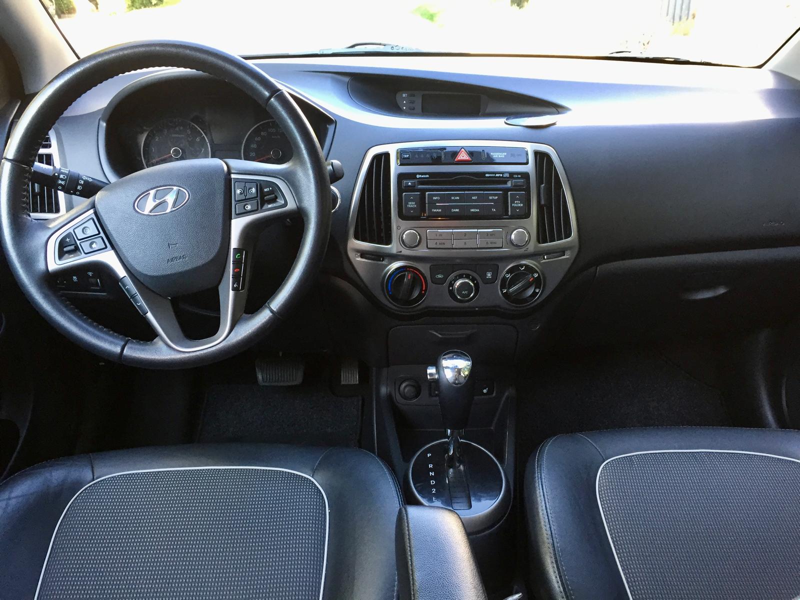 HYUNDAI i20 1.4 Premium Automatic-image-3