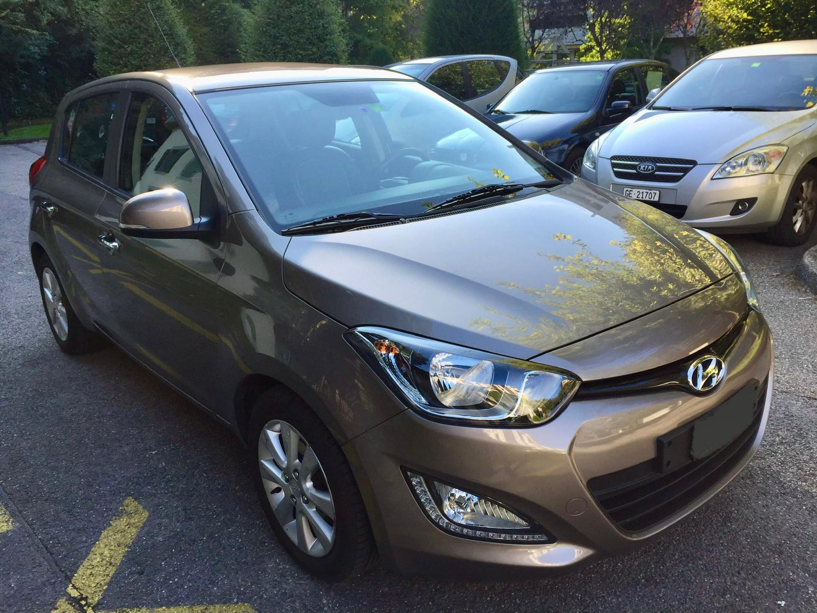 HYUNDAI i20 1.4 Premium Automatic-image-1