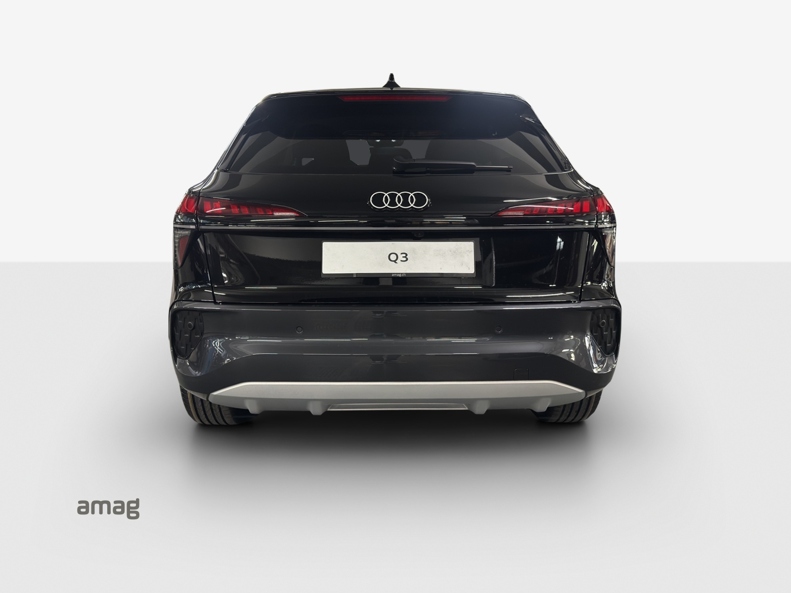 AUDI Q3 SUV 110 kW TFSI S tronic-image-3