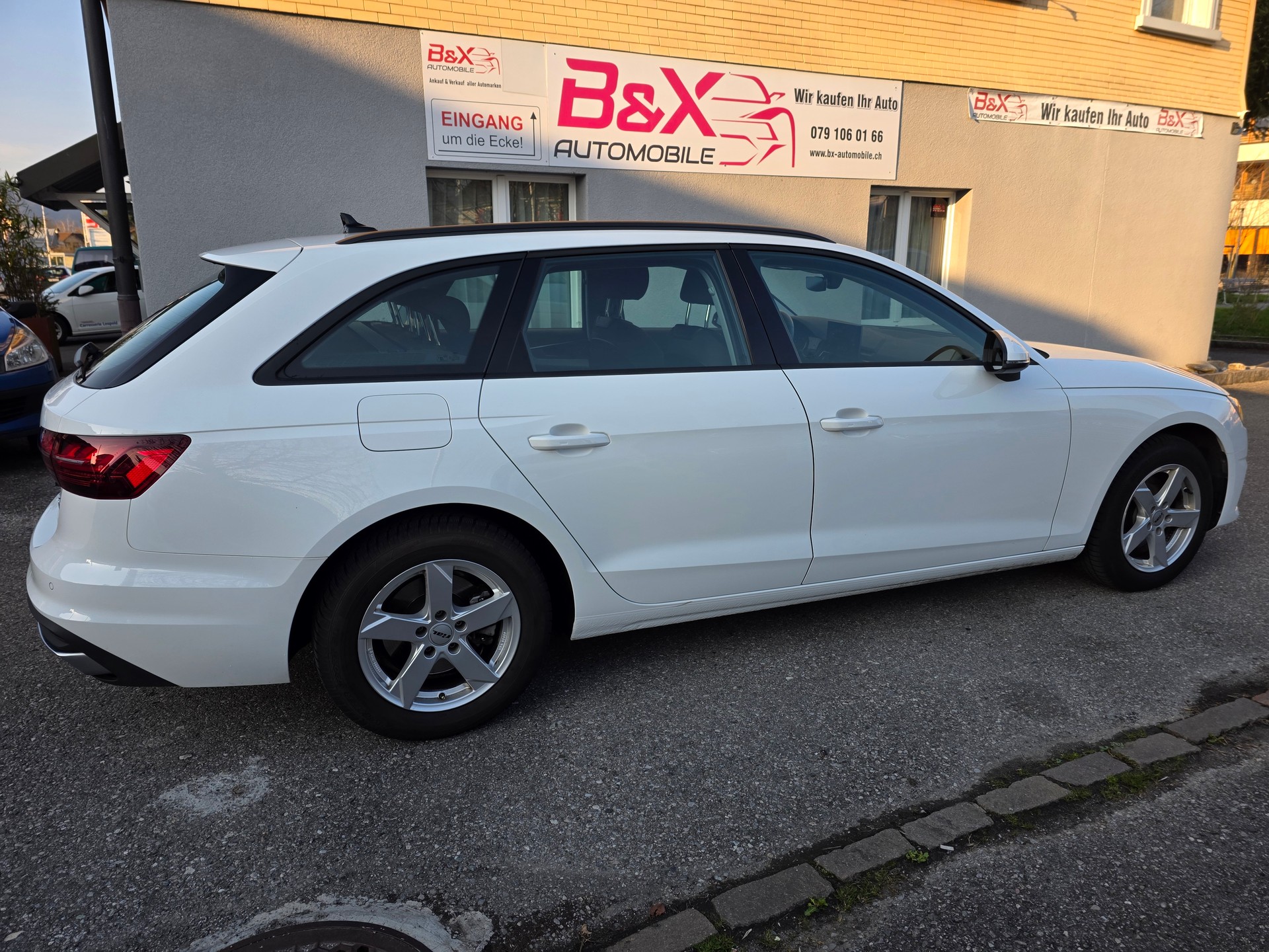 AUDI A4 Avant 35 TDI S-tronic-image-4