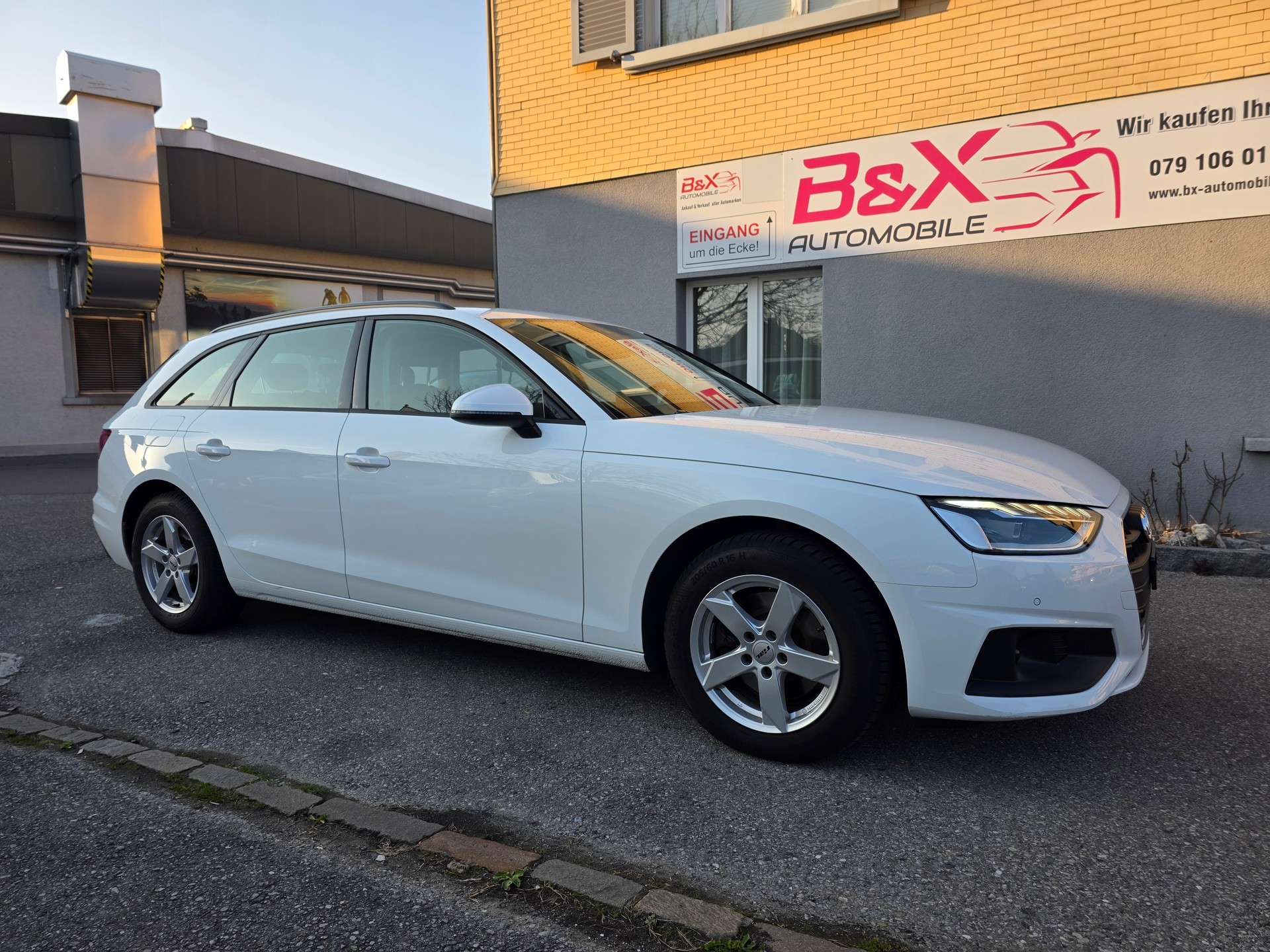 AUDI A4 Avant 35 TDI S-tronic-image-3