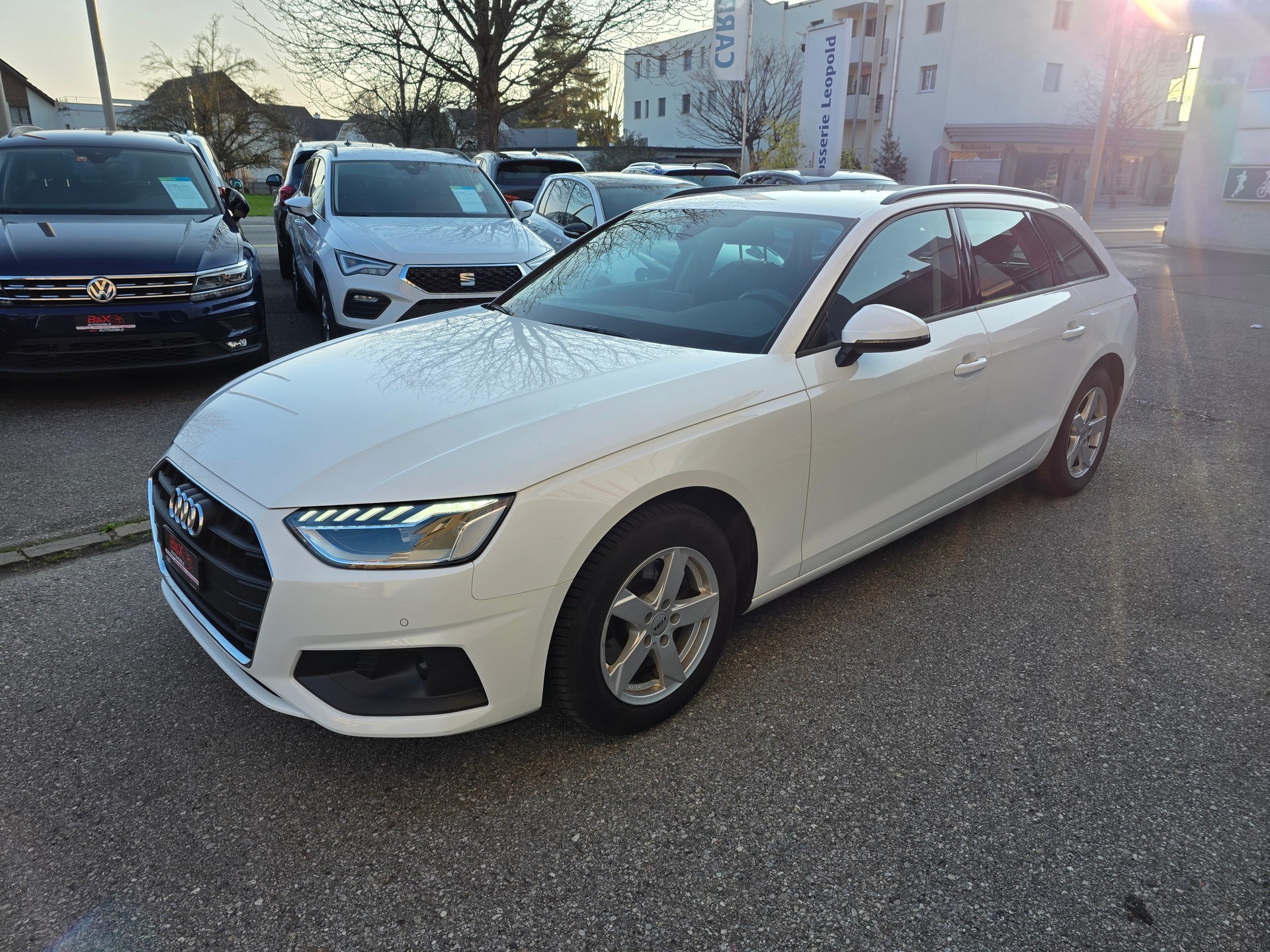 AUDI A4 Avant 35 TDI S-tronic-image-1