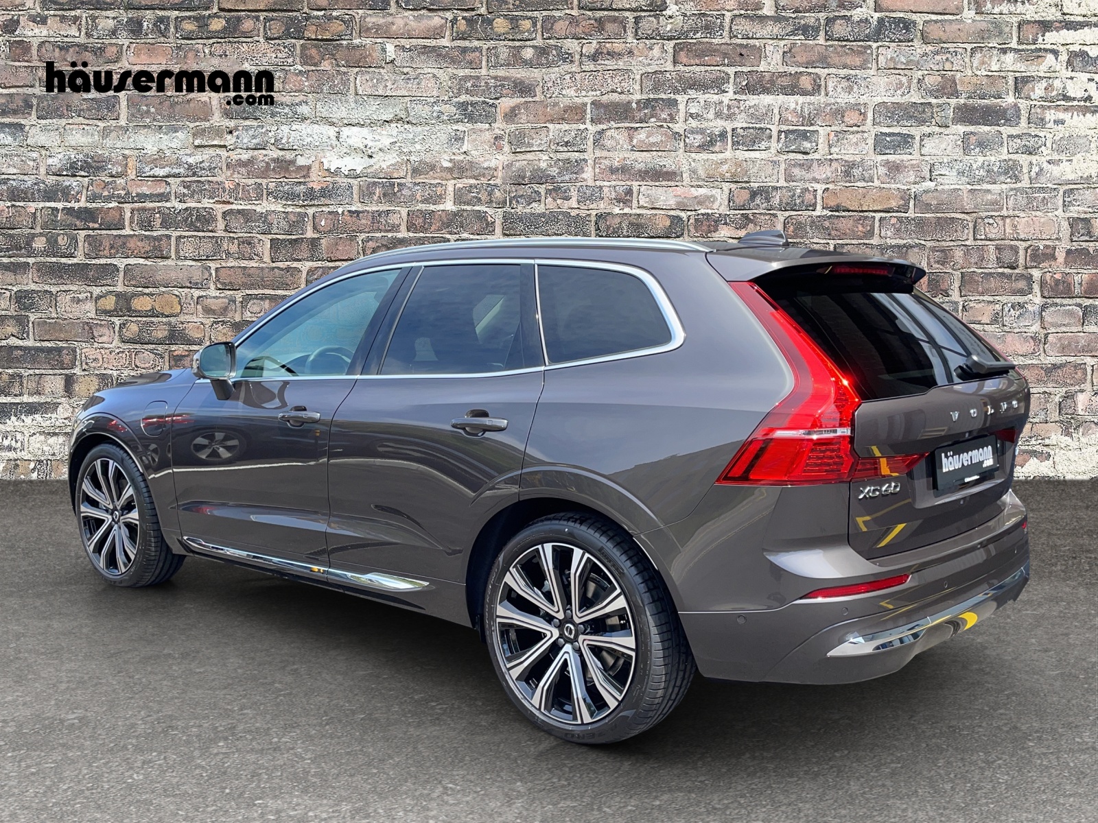 VOLVO XC60 2.0 T8 TE Ultra Bright eAWD-showroom-element-2