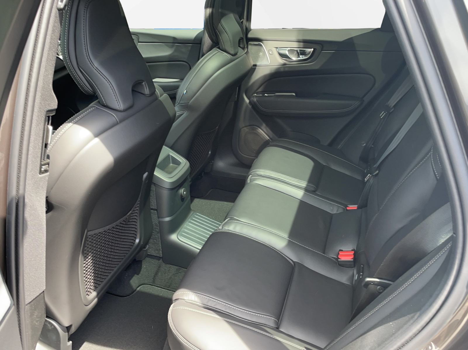 VOLVO XC60 2.0 T8 TE Ultra Bright eAWD-image-7