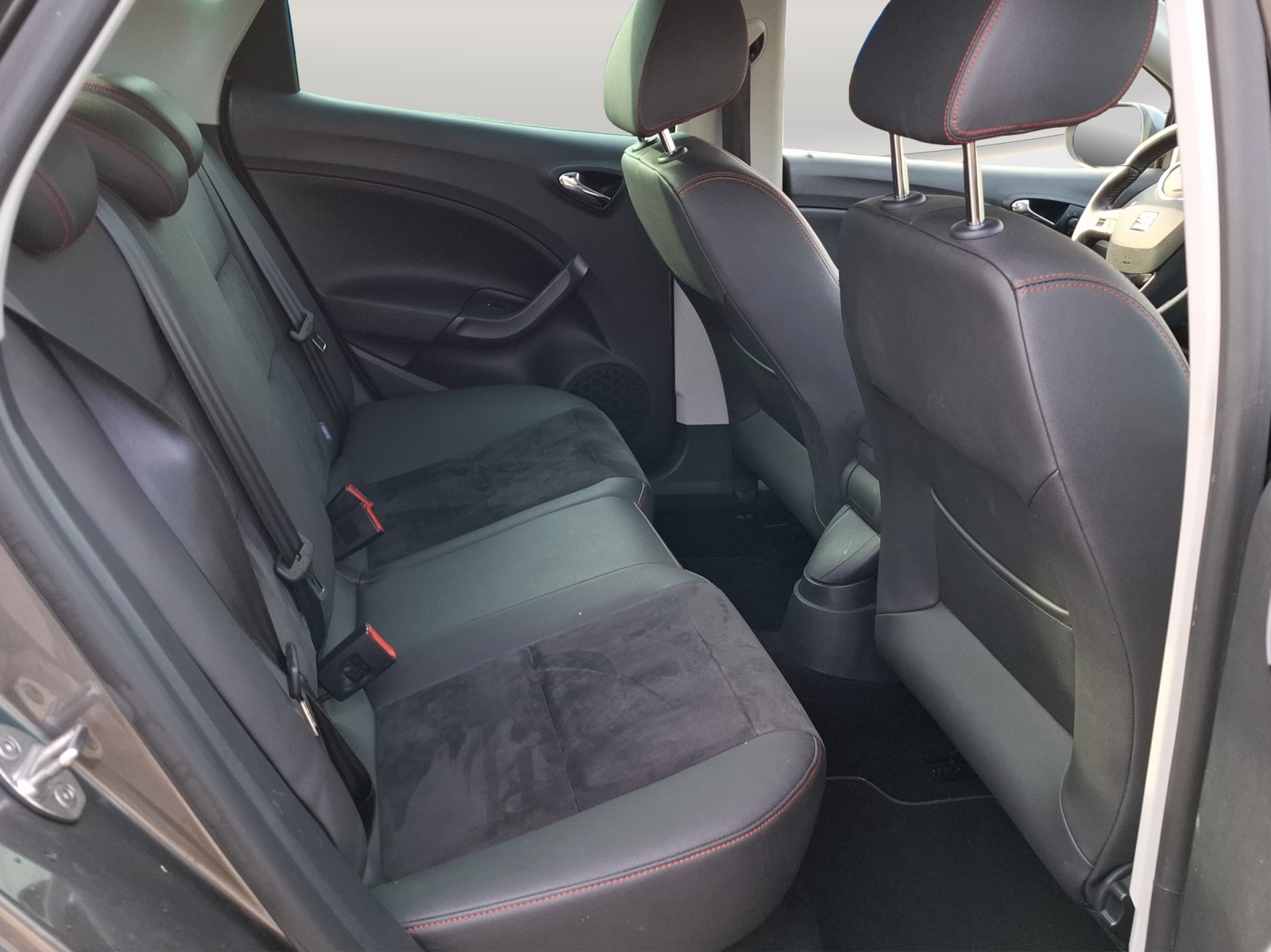 SEAT Ibiza 1.0 EcoTSI Swiss FR // 8-fach bereift-image-10