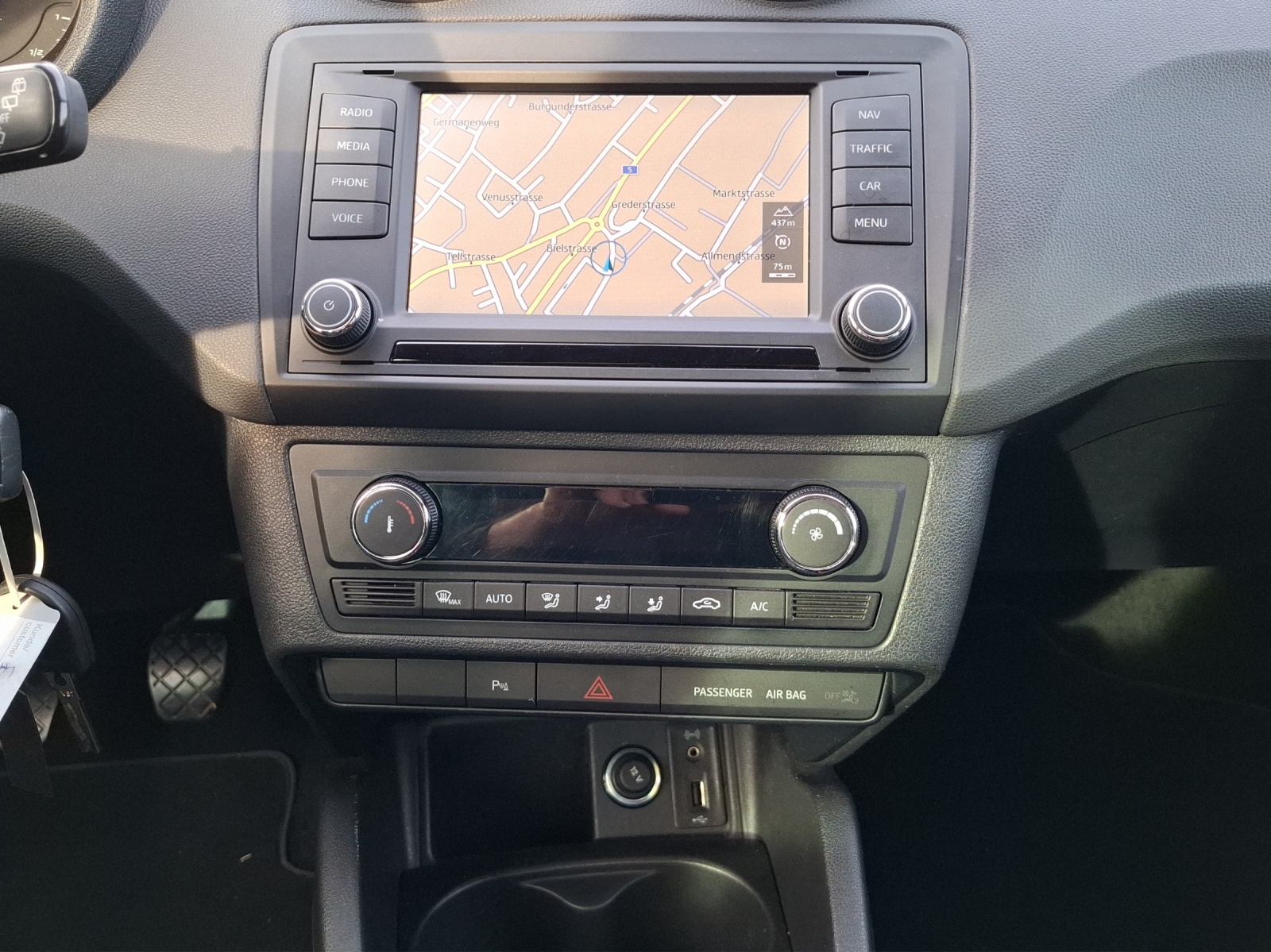SEAT Ibiza 1.0 EcoTSI Swiss FR // 8-fach bereift-image-13