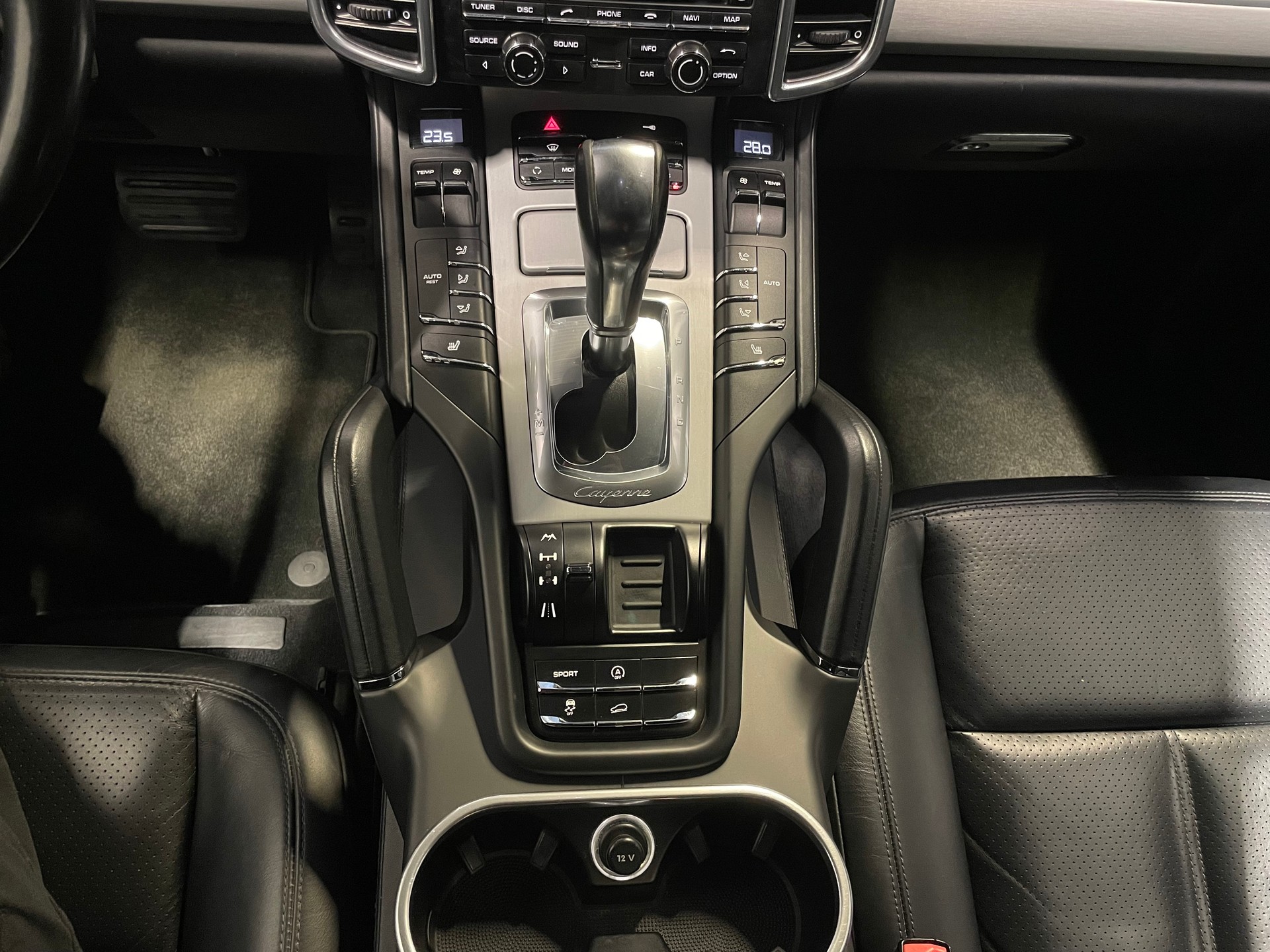 PORSCHE Cayenne Diesel(54)(M)-image-13