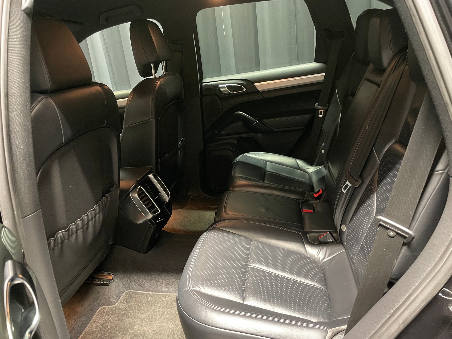 PORSCHE Cayenne Diesel(54)(M)-image-7