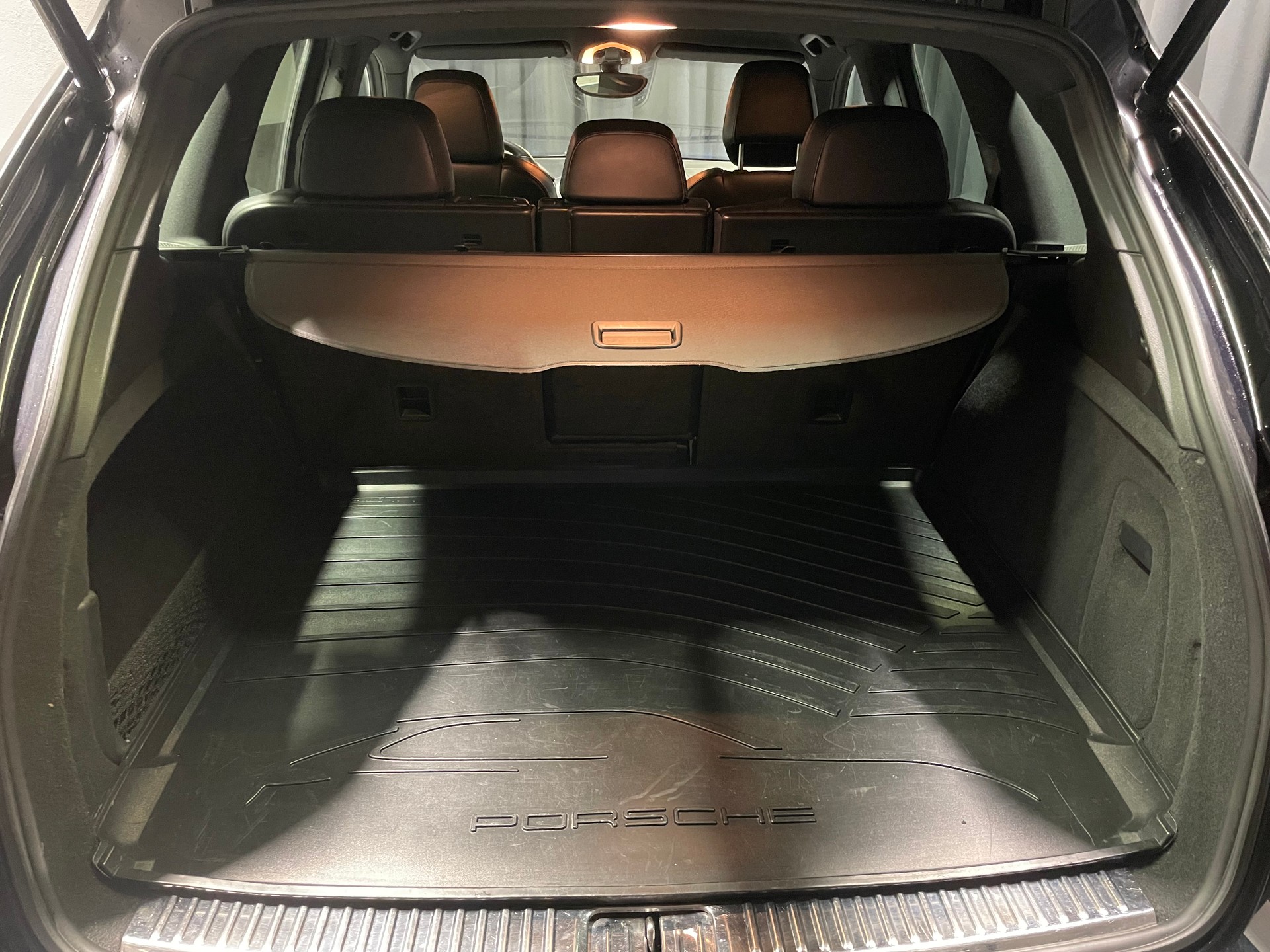 PORSCHE Cayenne Diesel(54)(M)-image-18