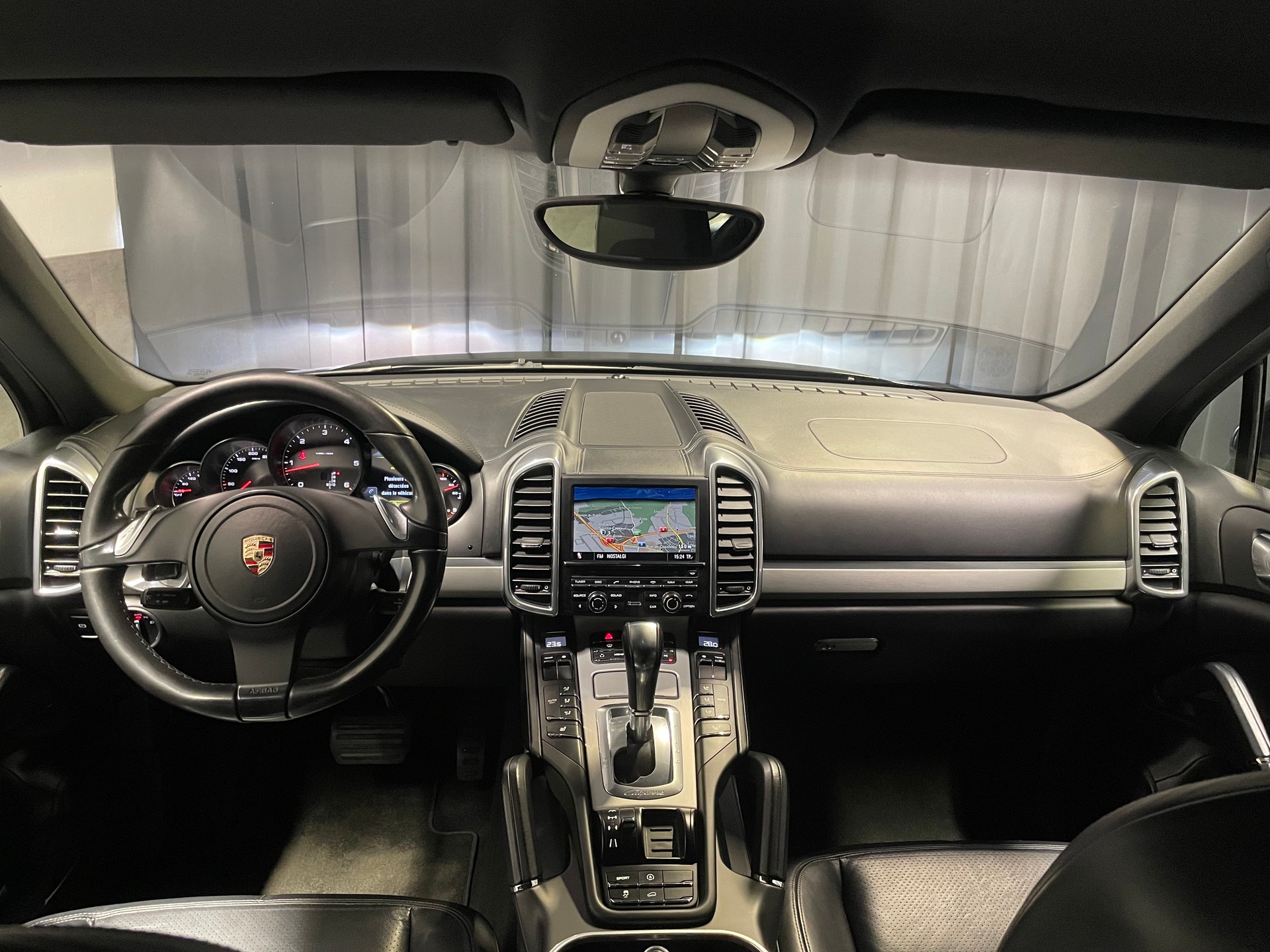 PORSCHE Cayenne Diesel(54)(M)-image-8