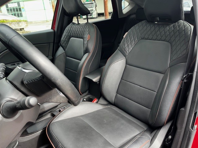 RENAULT Captur 1.6 E-Tech Initiale Paris DHT-image-9