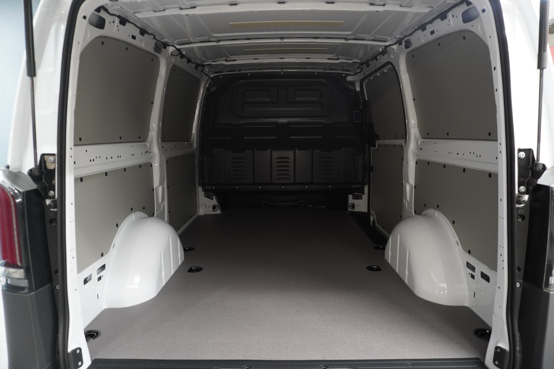 MERCEDES-BENZ Vito 114 KA PRO 3200mm L WORKER-image-12