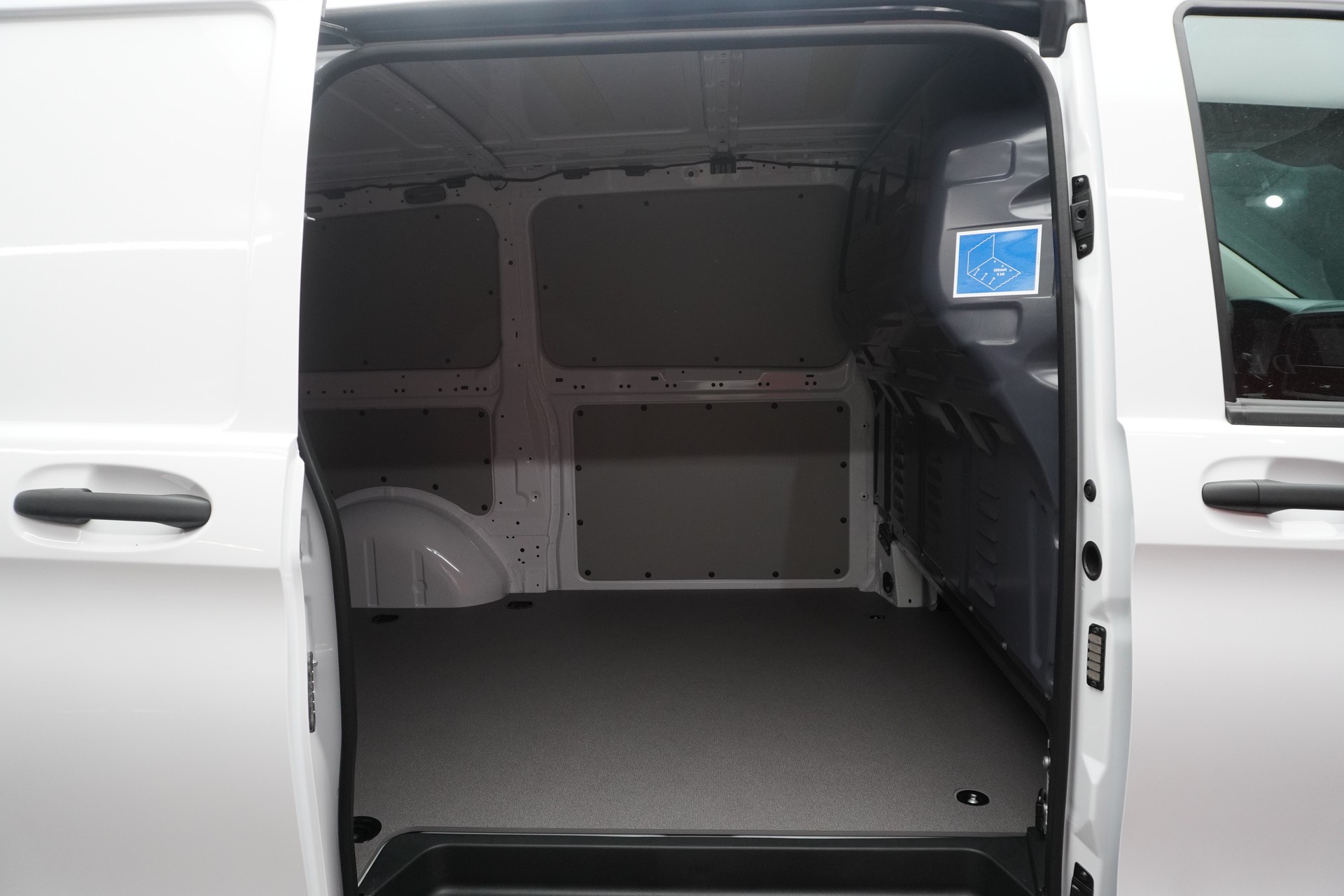 MERCEDES-BENZ Vito 114 KA PRO 3200mm L WORKER-image-11