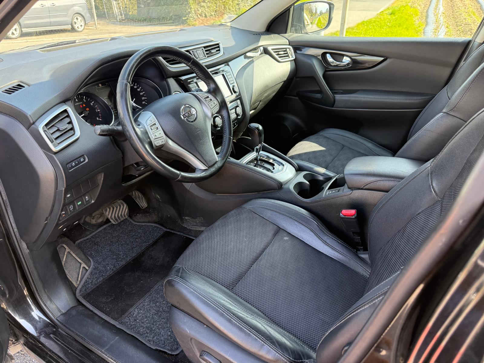NISSAN Qashqai 1.2 DIG-T acenta-image-9