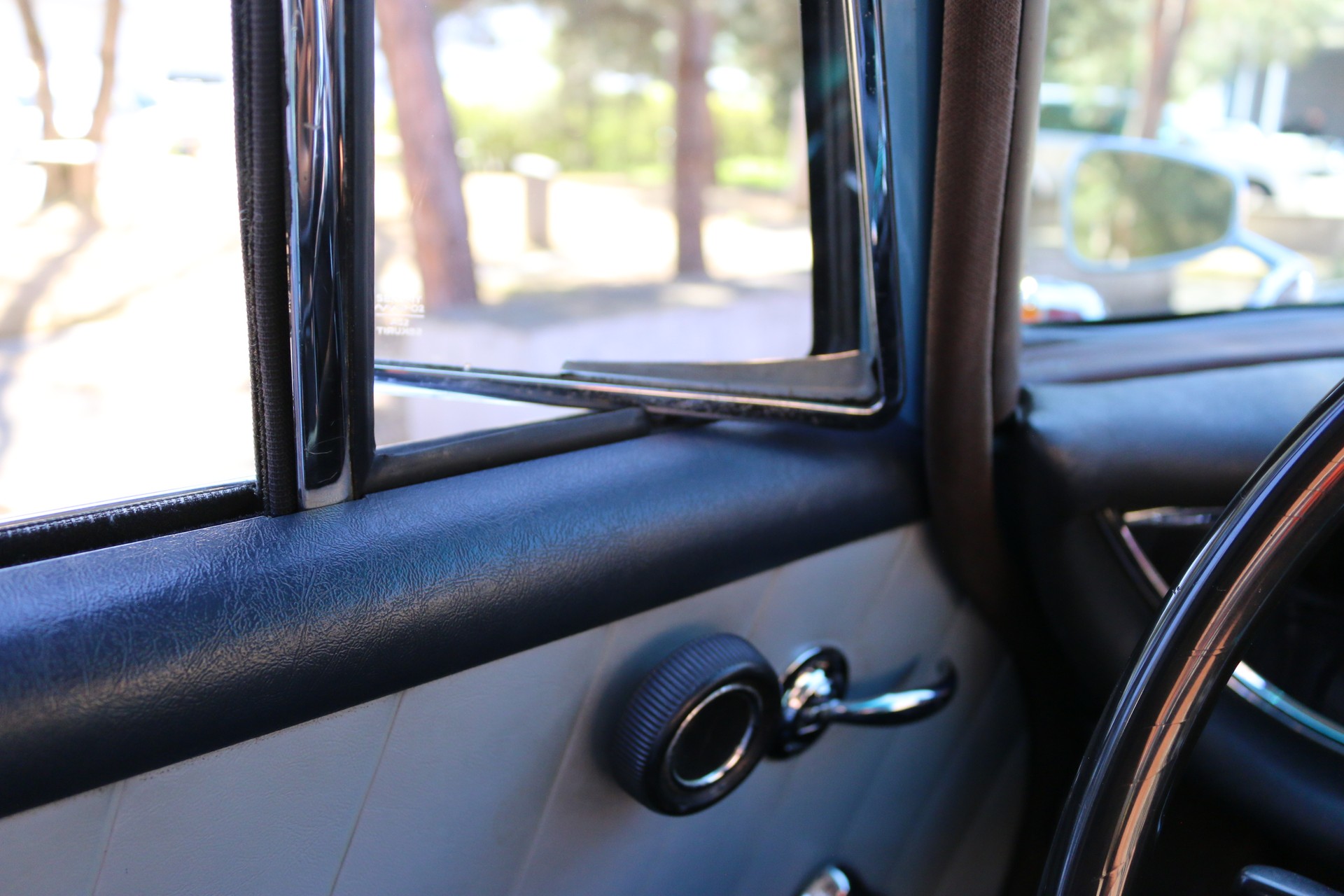 MERCEDES-BENZ 190 C W110-image-9