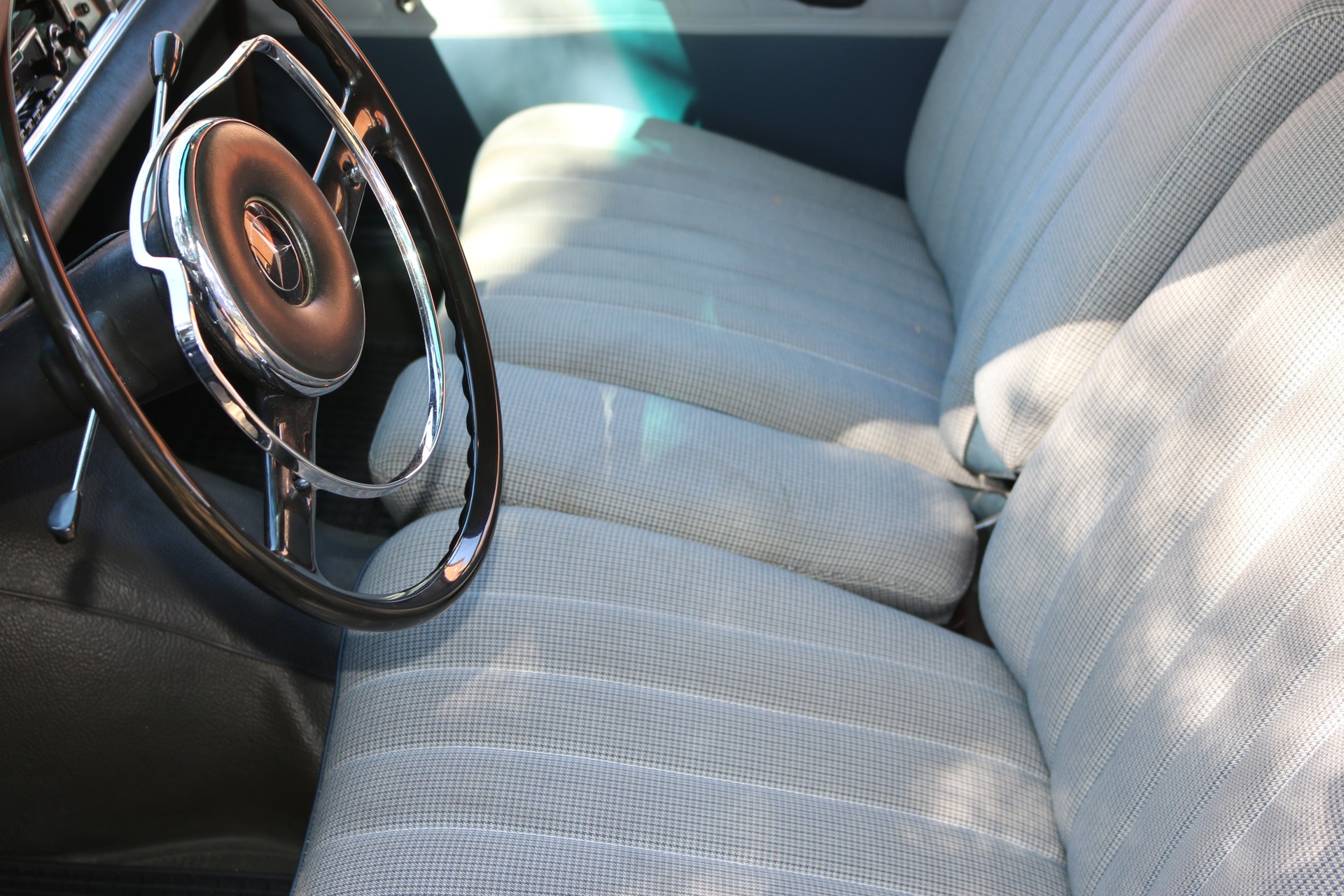 MERCEDES-BENZ 190 C W110-image-6