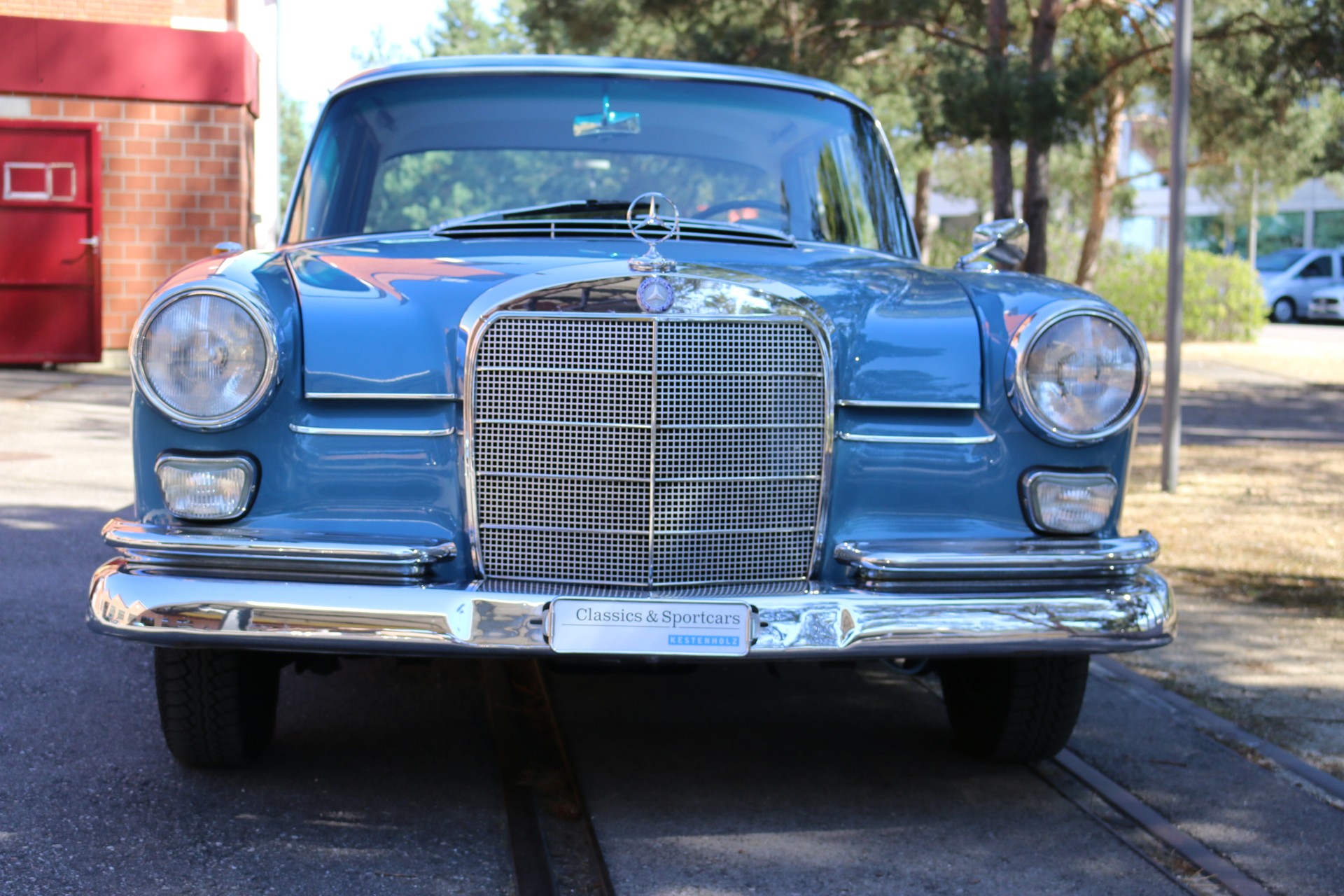 MERCEDES-BENZ 190 C W110-image-2