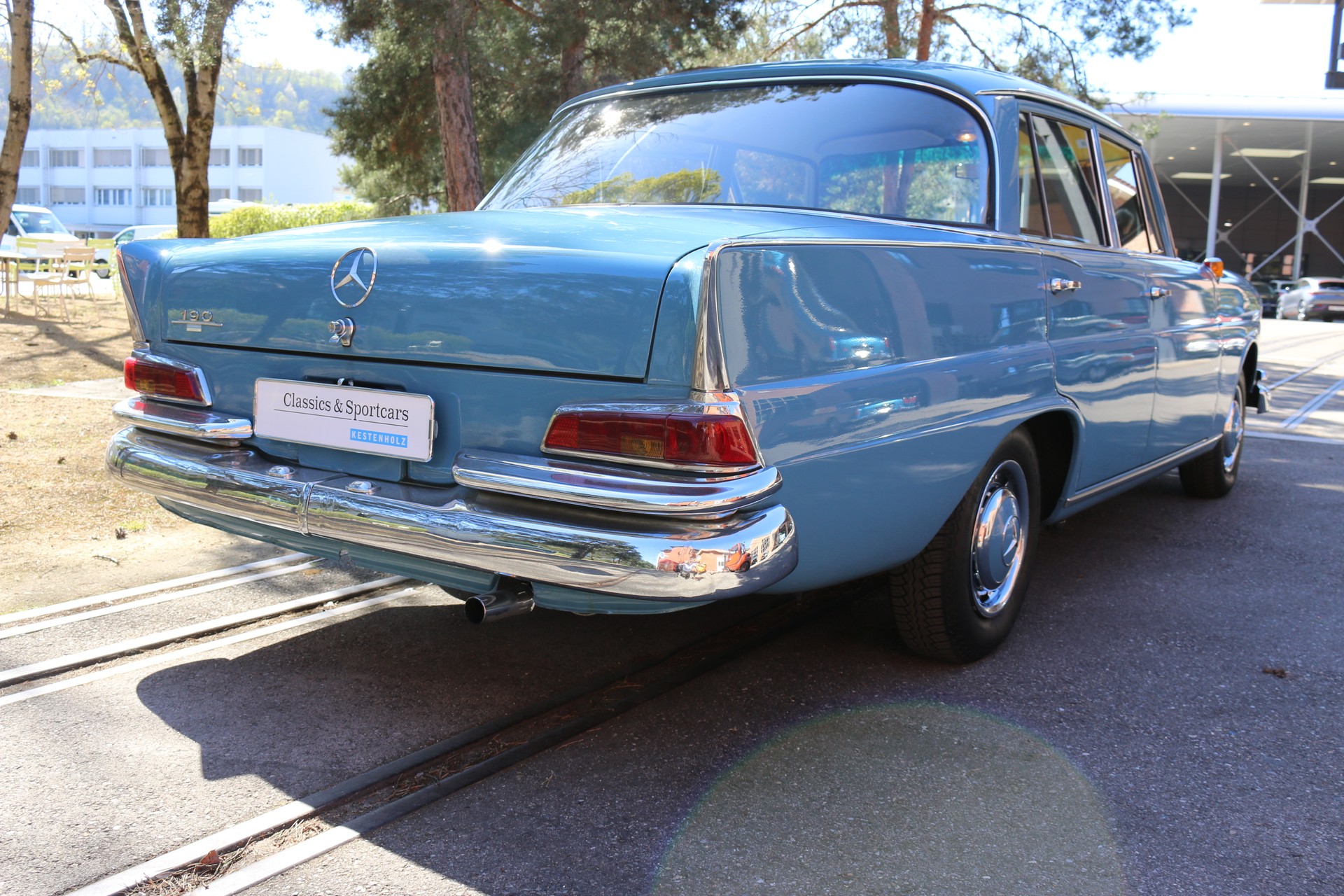 MERCEDES-BENZ 190 C W110-image-3