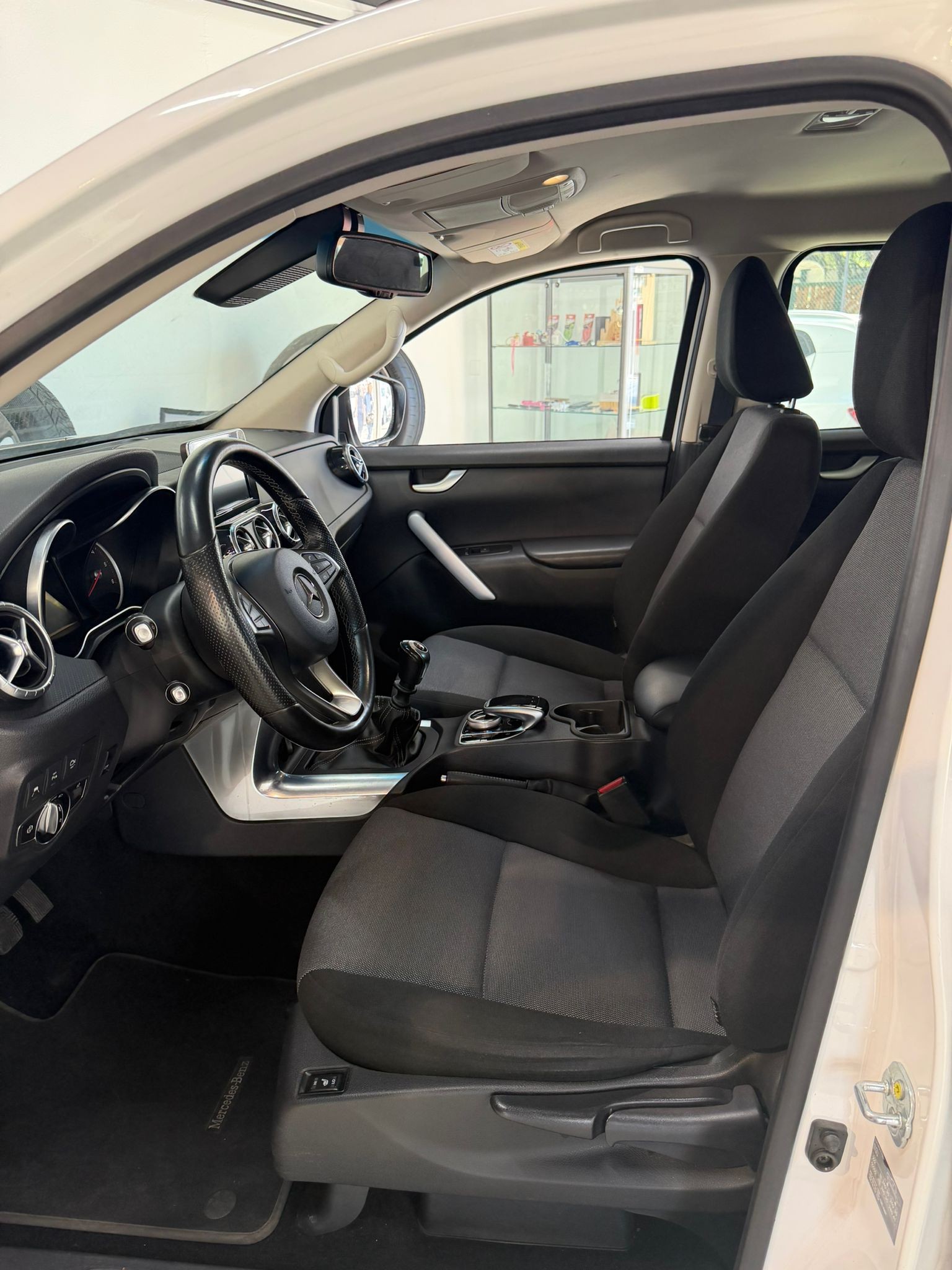 MERCEDES-BENZ X 220 d 4MATIC Progressive Doppel Cab.-image-12