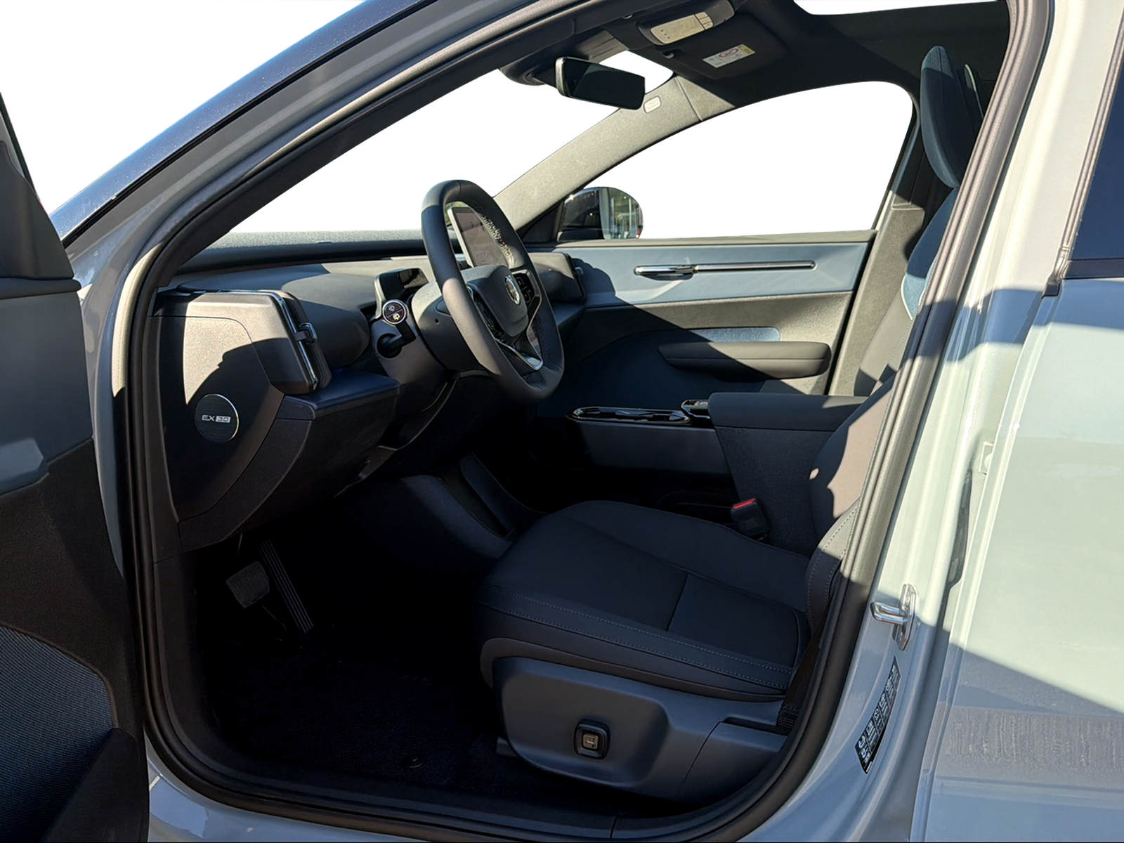 VOLVO EX30 CC E60 Twin Performance AWD-image-8