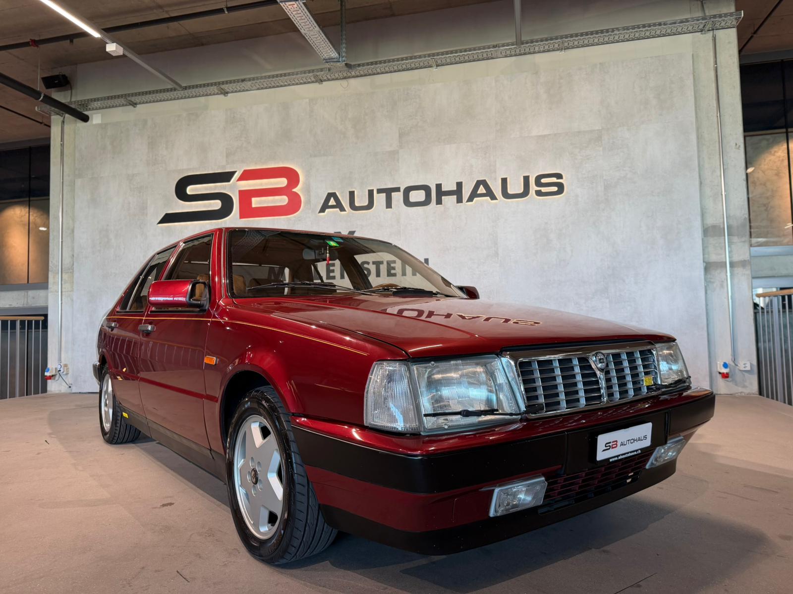 LANCIA Thema 8.32 Ferrari-image-4