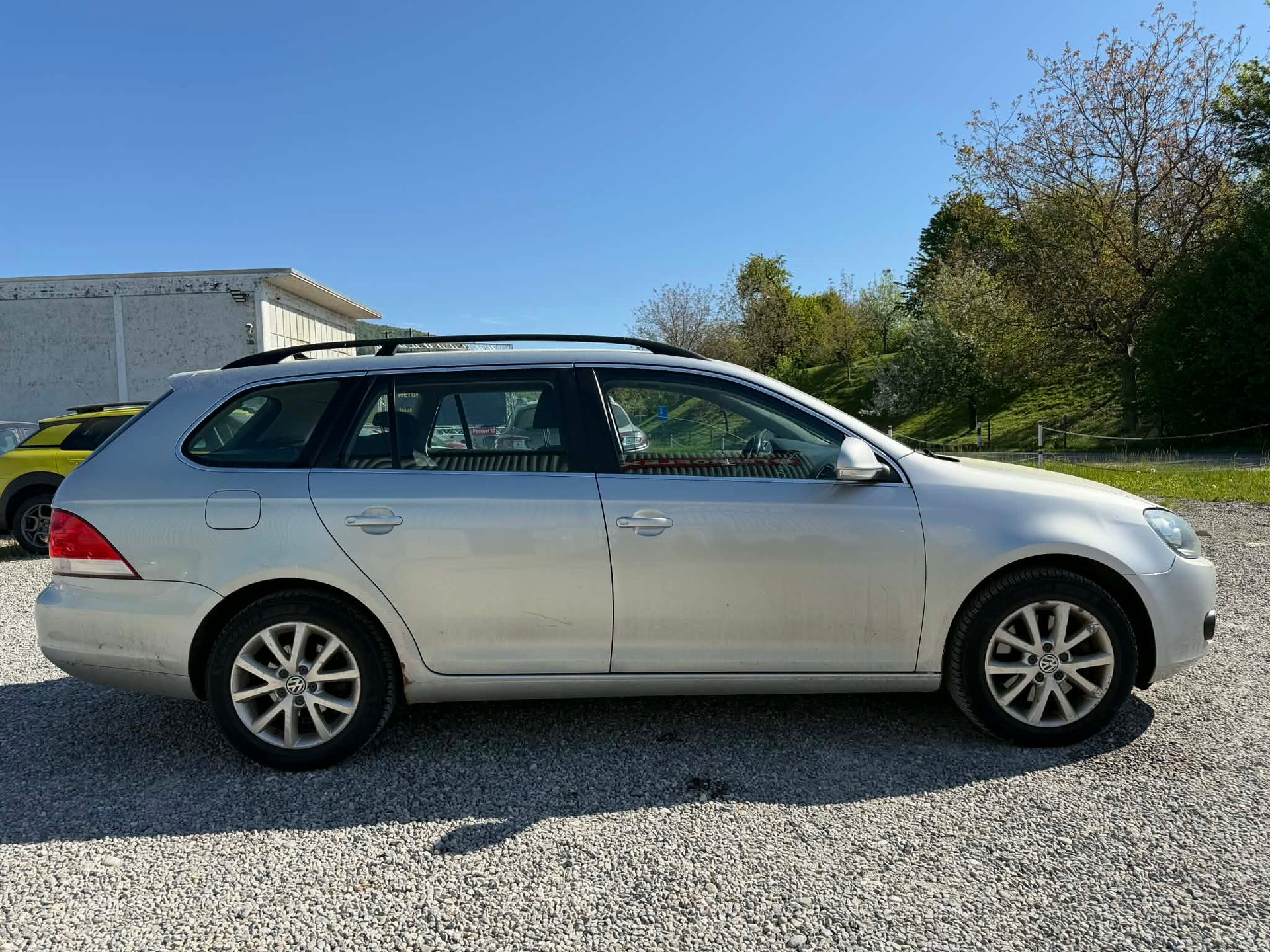 VW Golf Variant 1.6 TDI Comfortline 4Motion-image-4