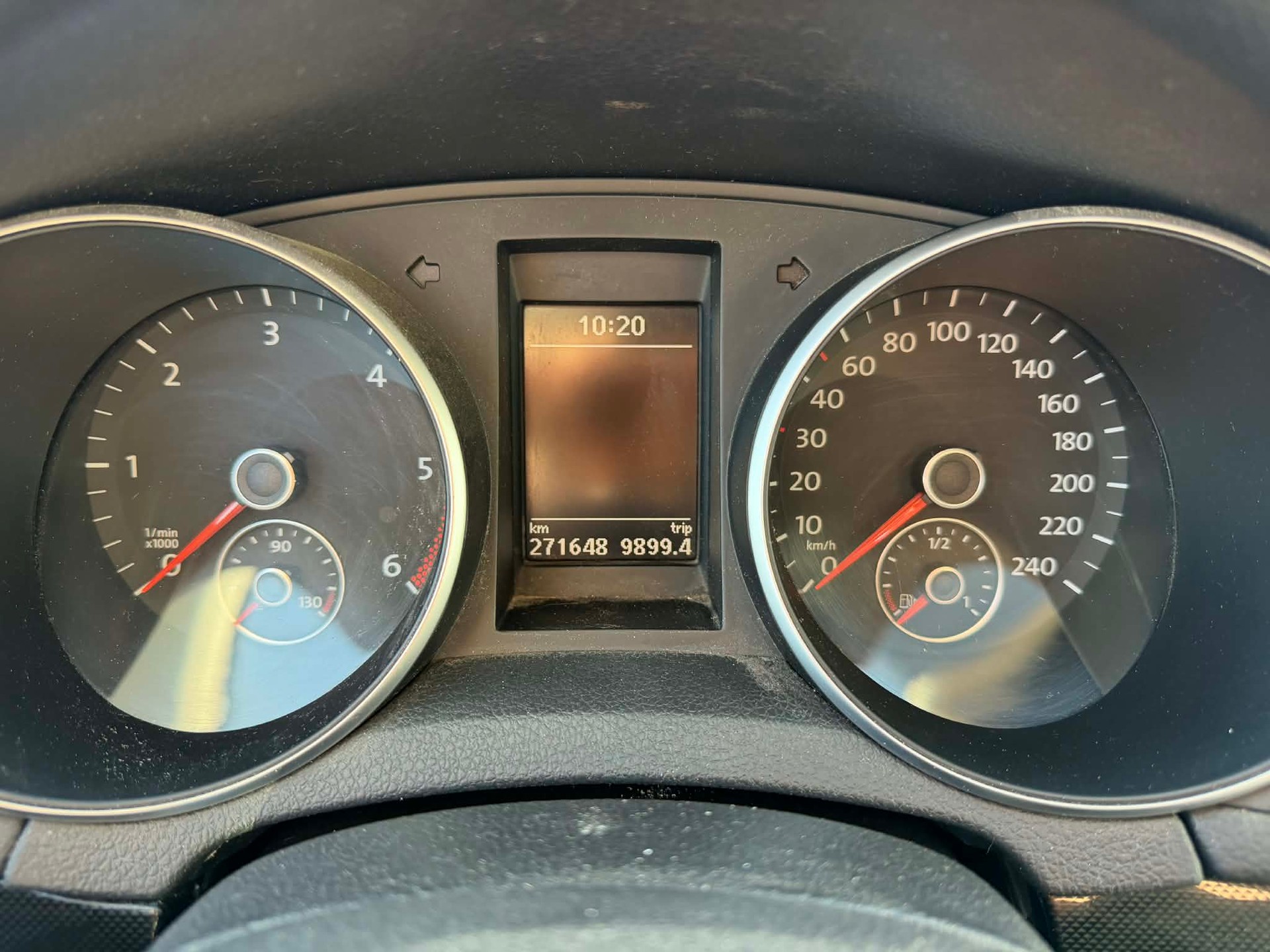 VW Golf Variant 1.6 TDI Comfortline 4Motion-image-11