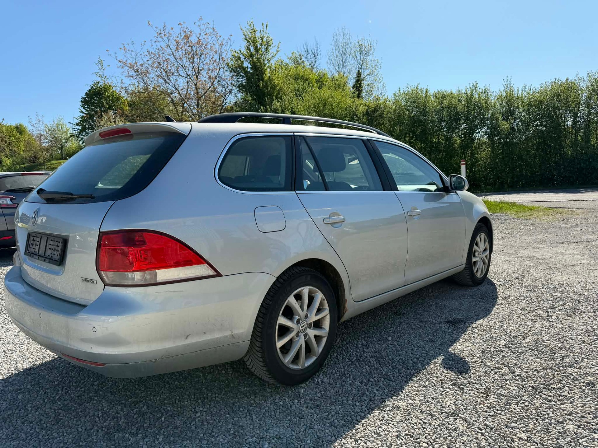 VW Golf Variant 1.6 TDI Comfortline 4Motion-image-6